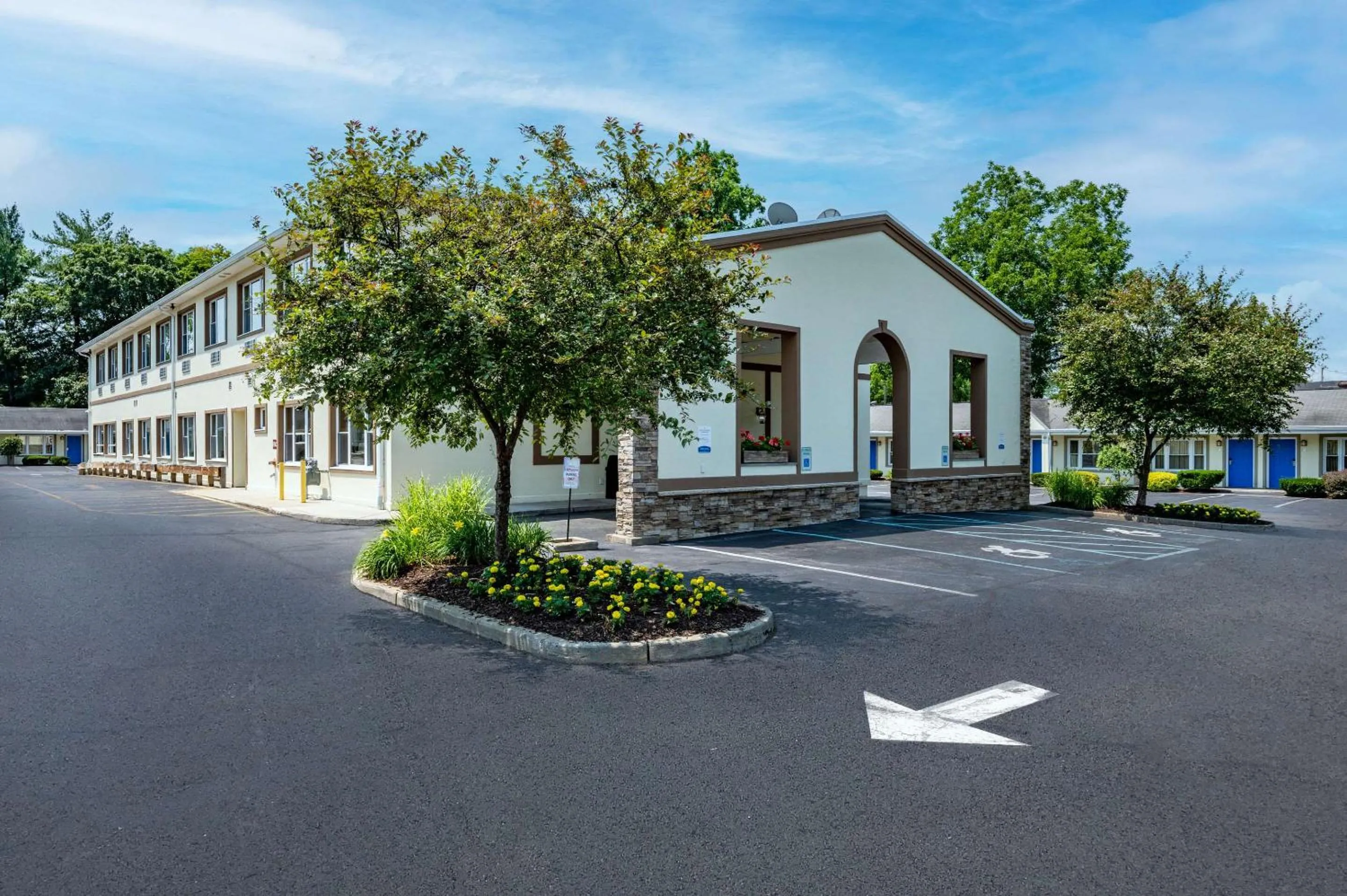 Property building in Rodeway Inn Poughkeepsie