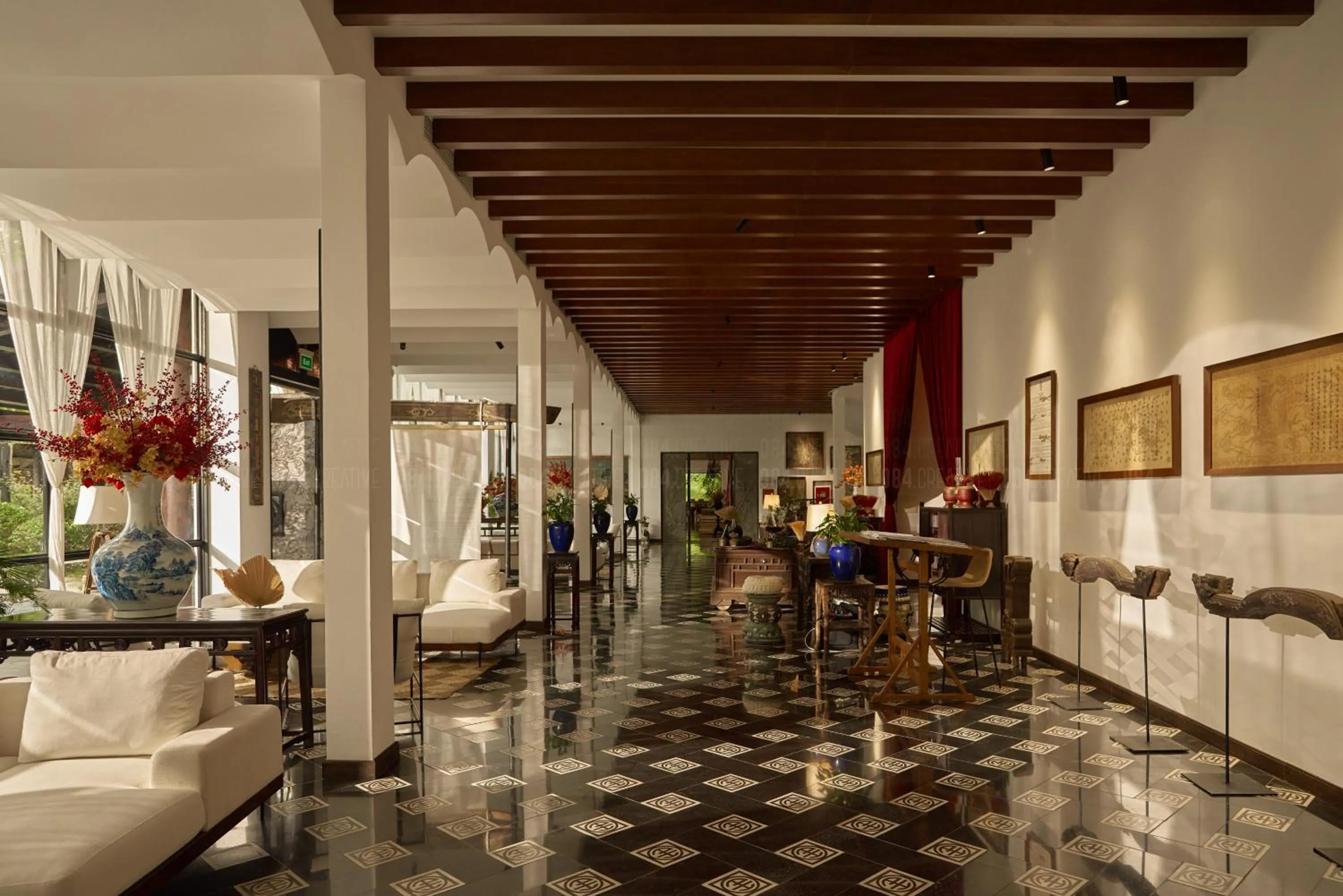 Lobby or reception in aNhill Boutique