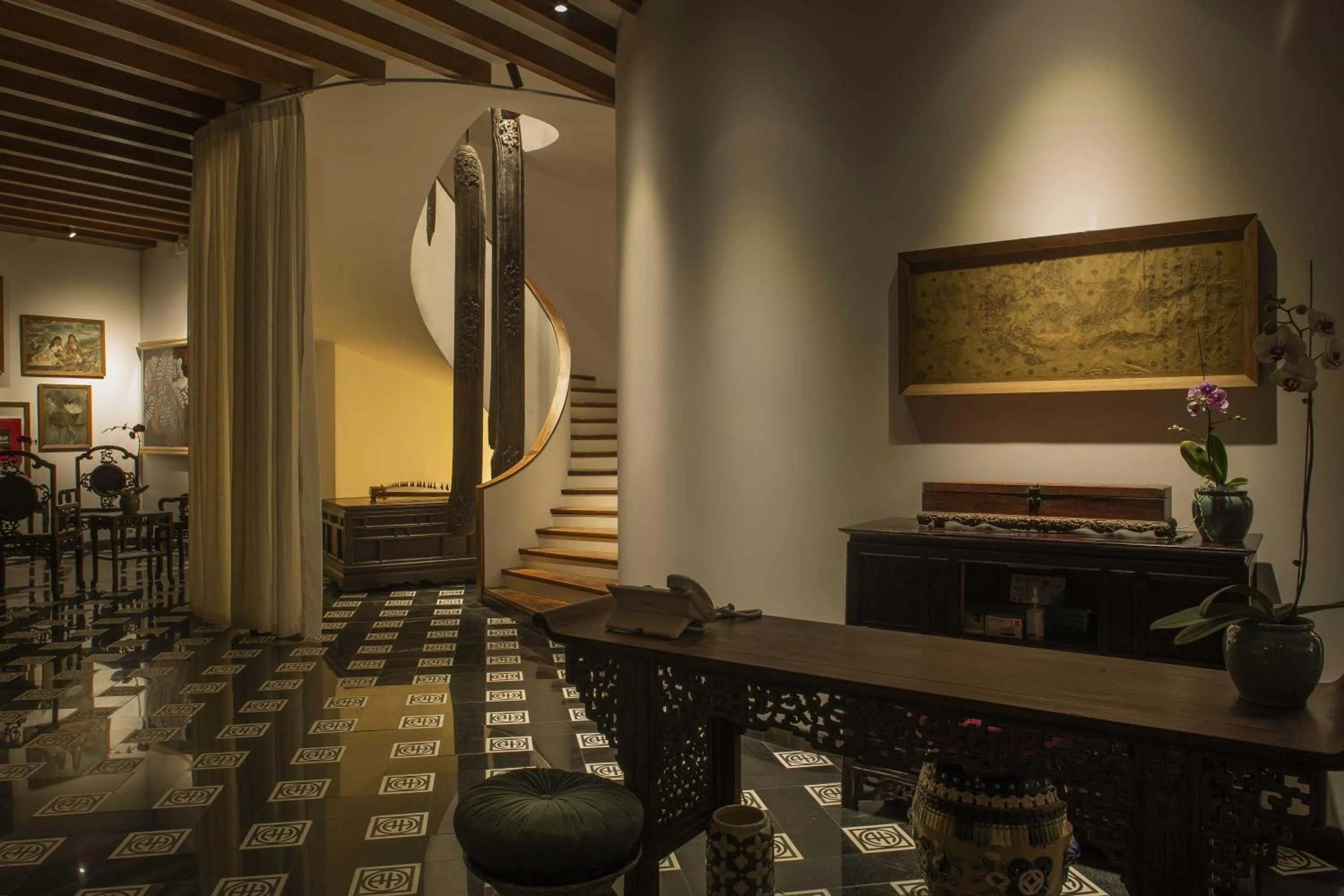 Lobby or reception in aNhill Boutique