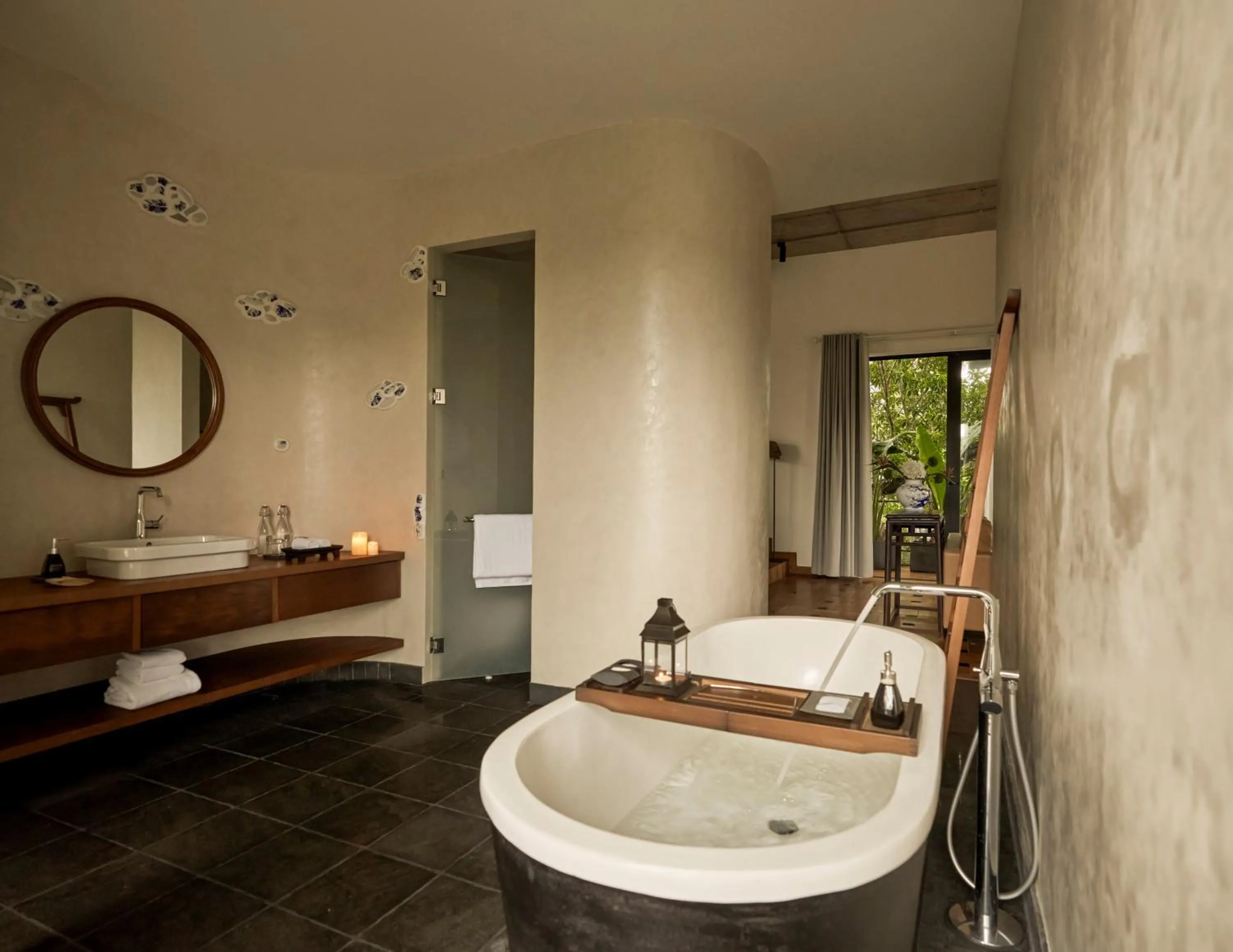 Bath in aNhill Boutique