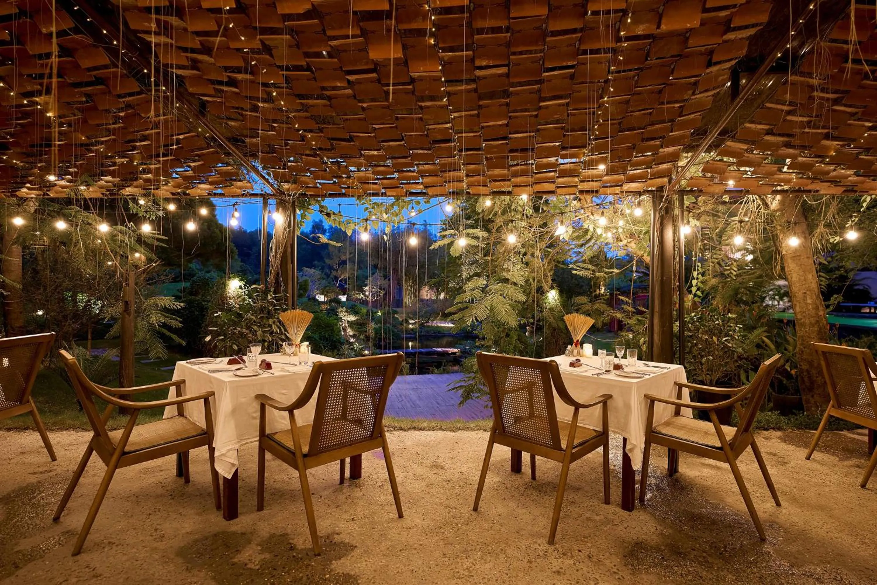 Restaurant/places to eat in aNhill Boutique