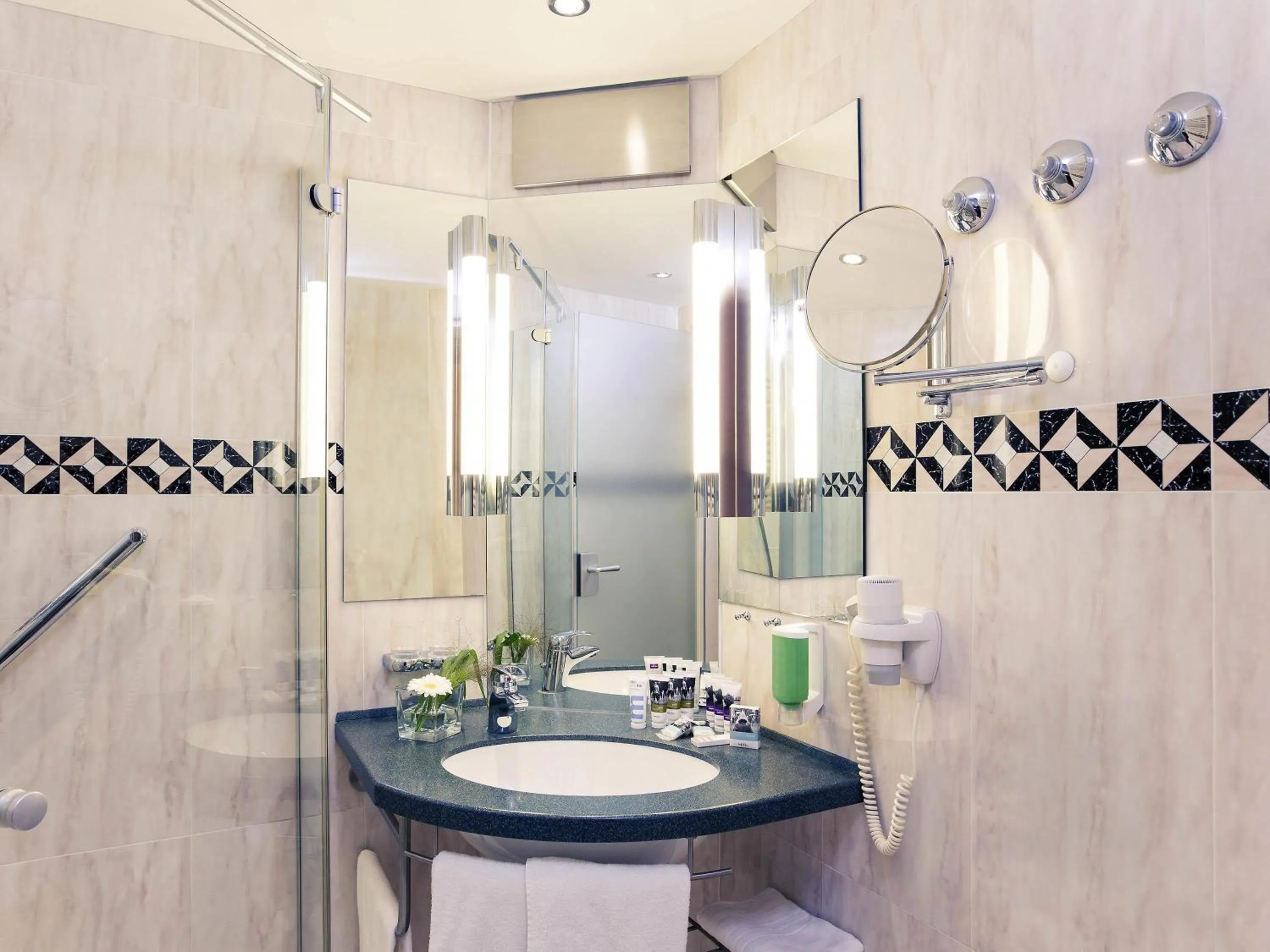 Bedroom in Mercure Hotel Dortmund Messe