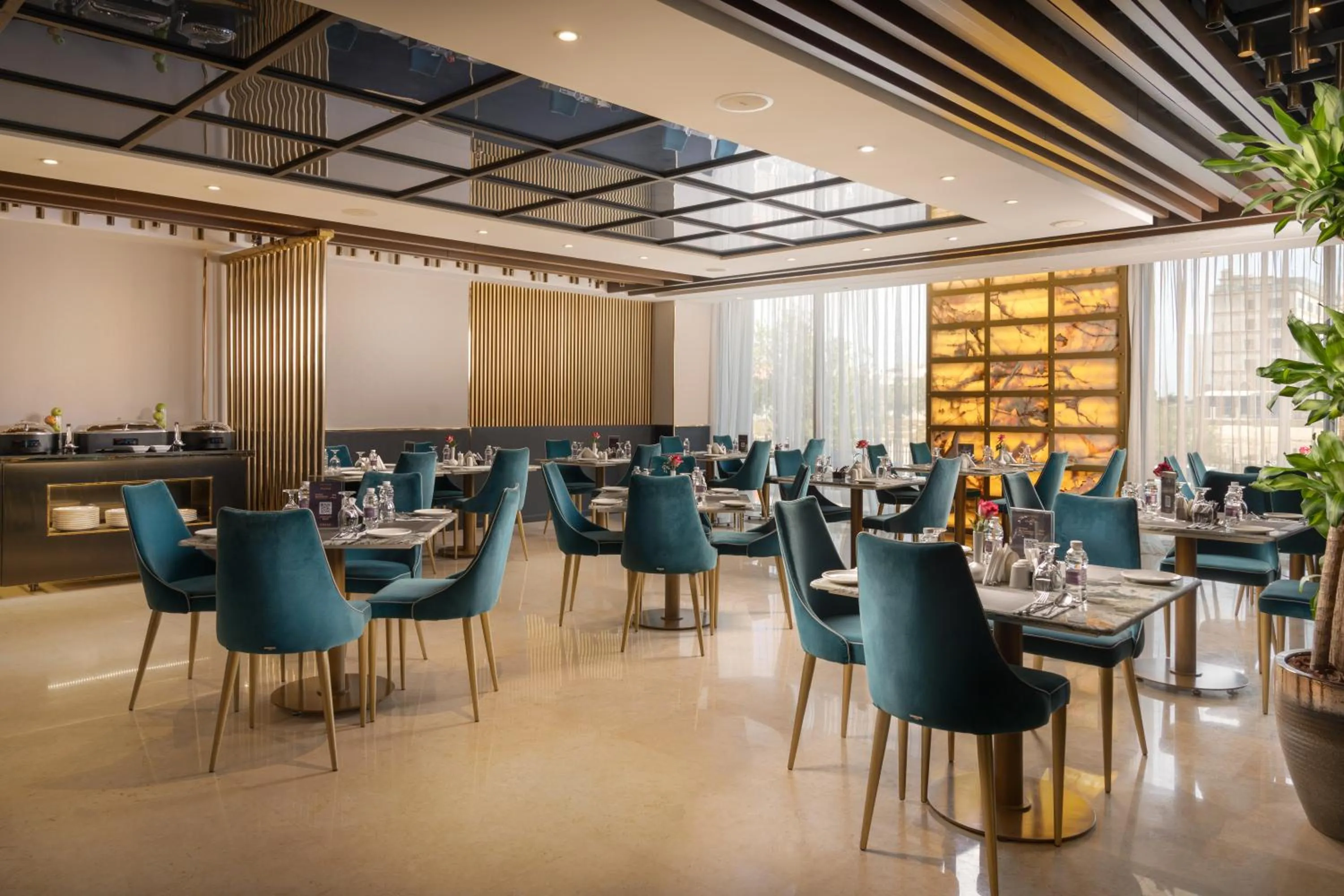 Restaurant/places to eat in Sukoon Hotel