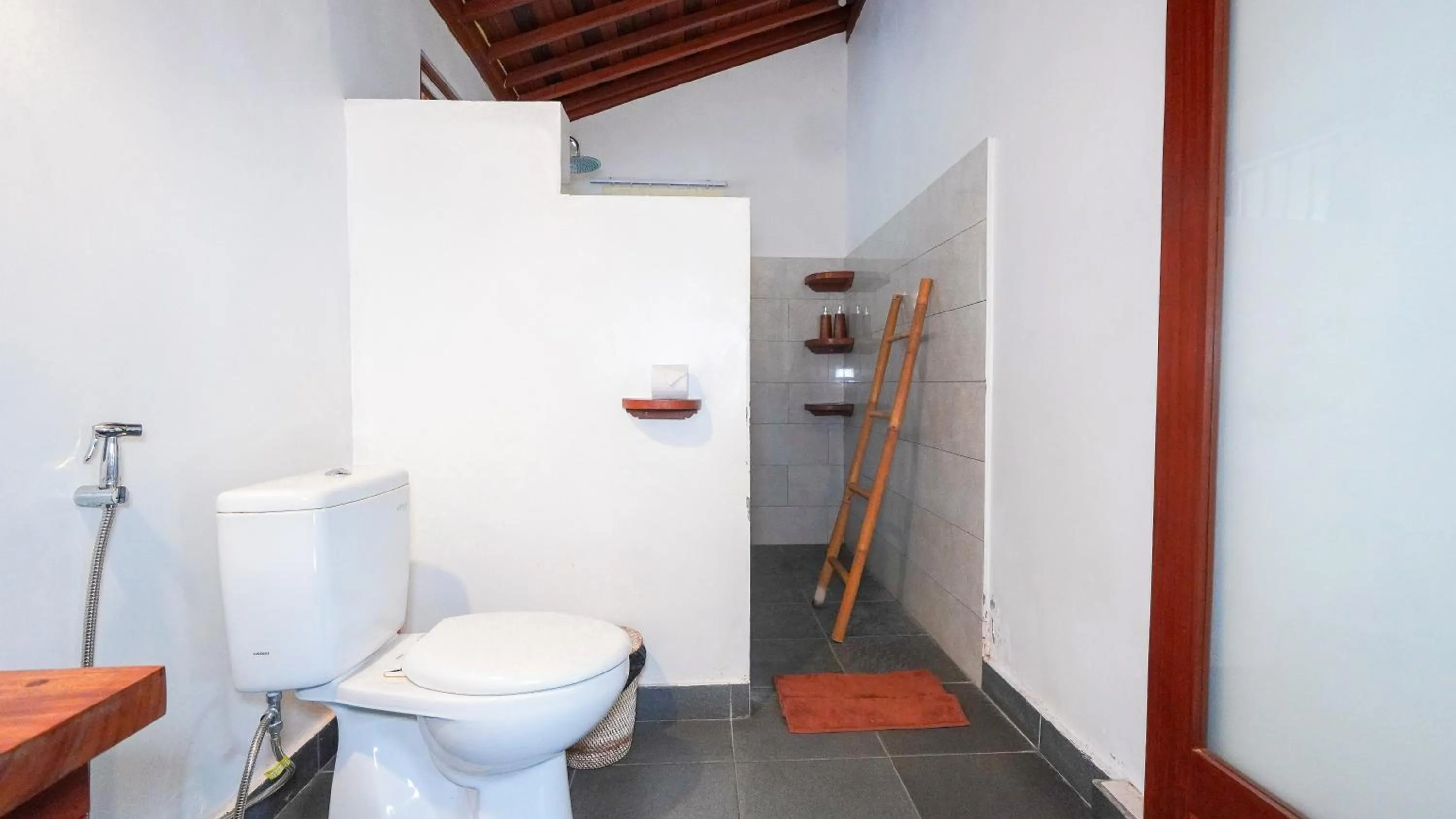 Green Coconut Cottage