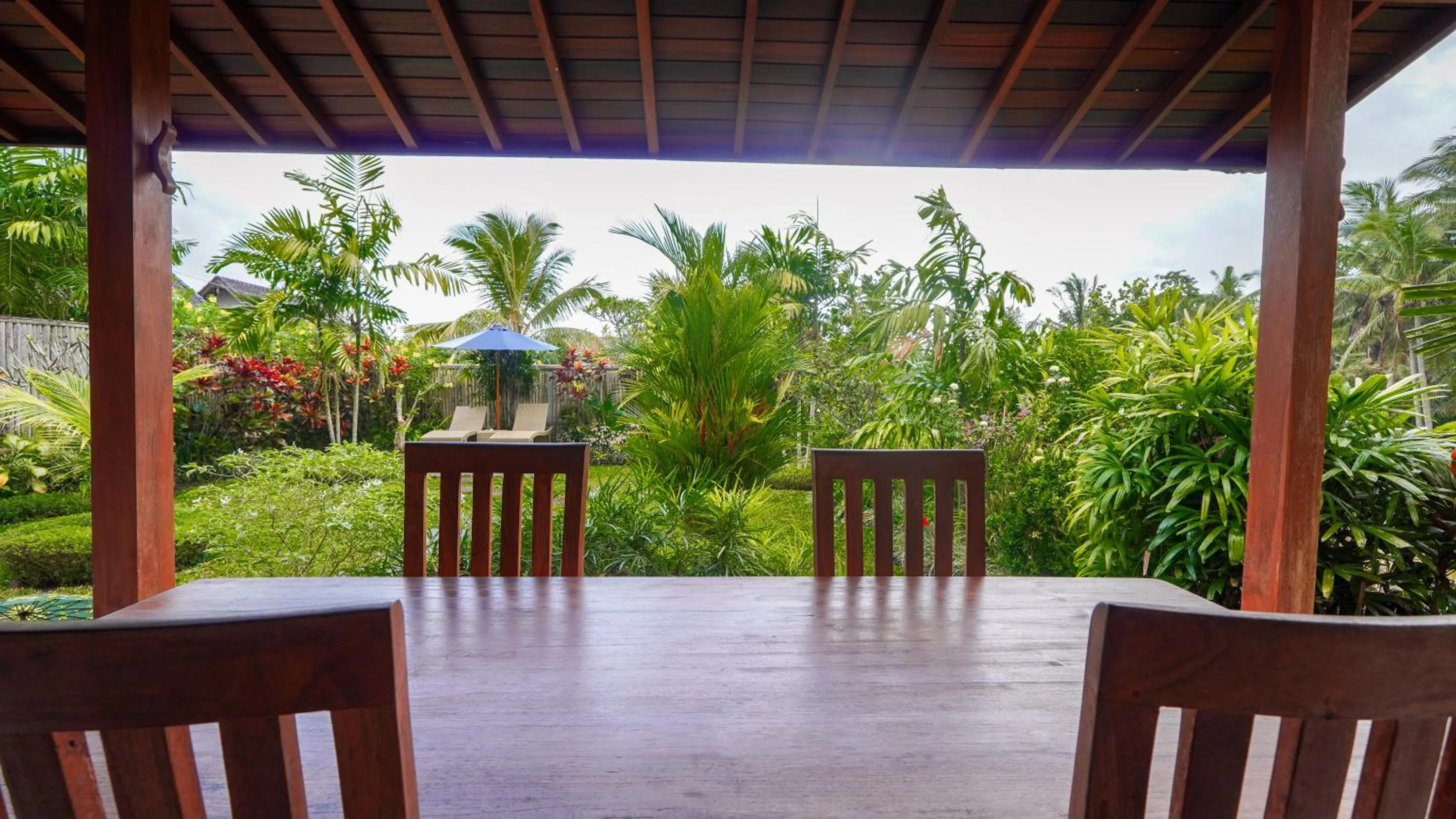 Green Coconut Cottage