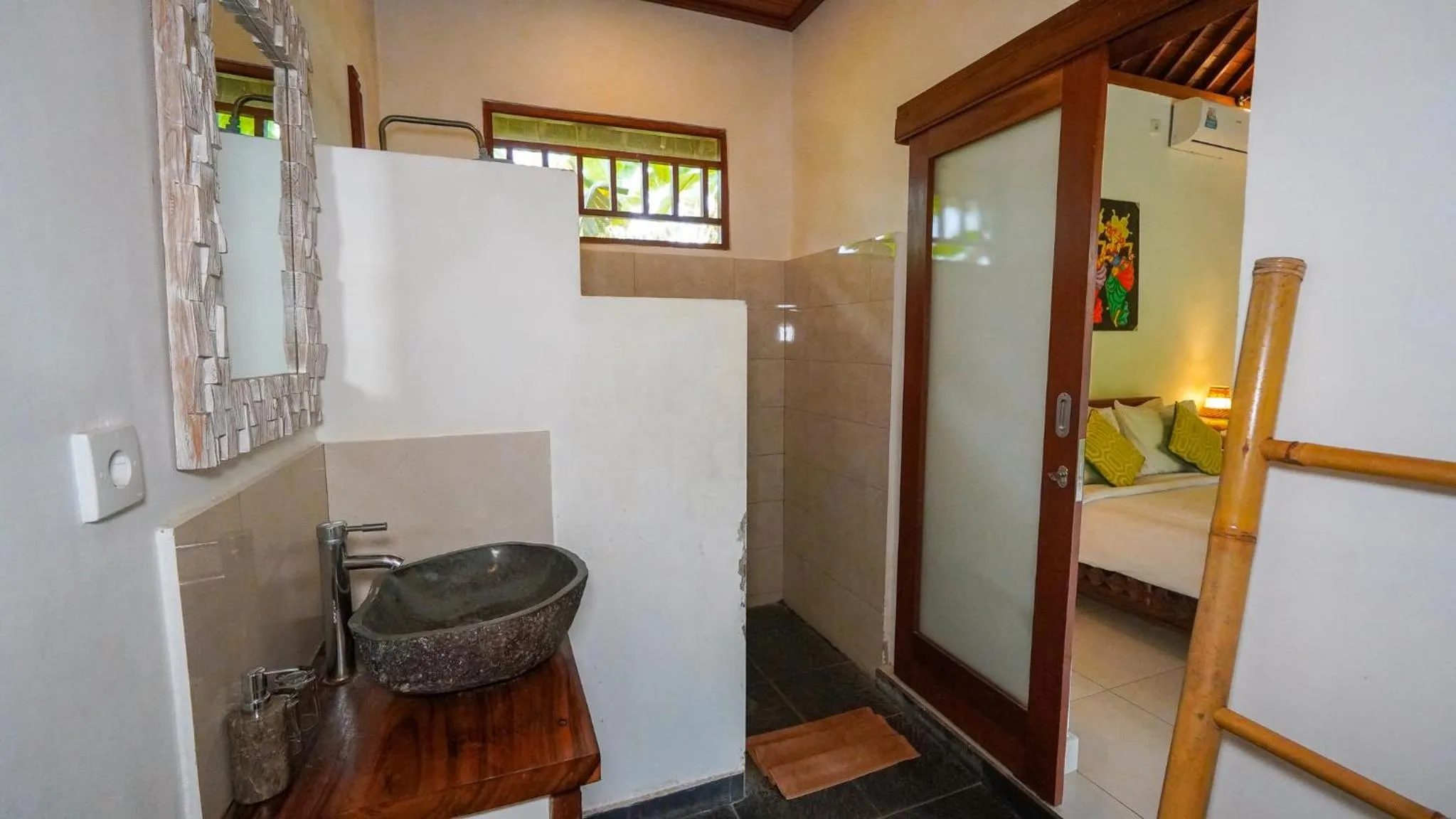 Bathroom in Green Coconut Cottage