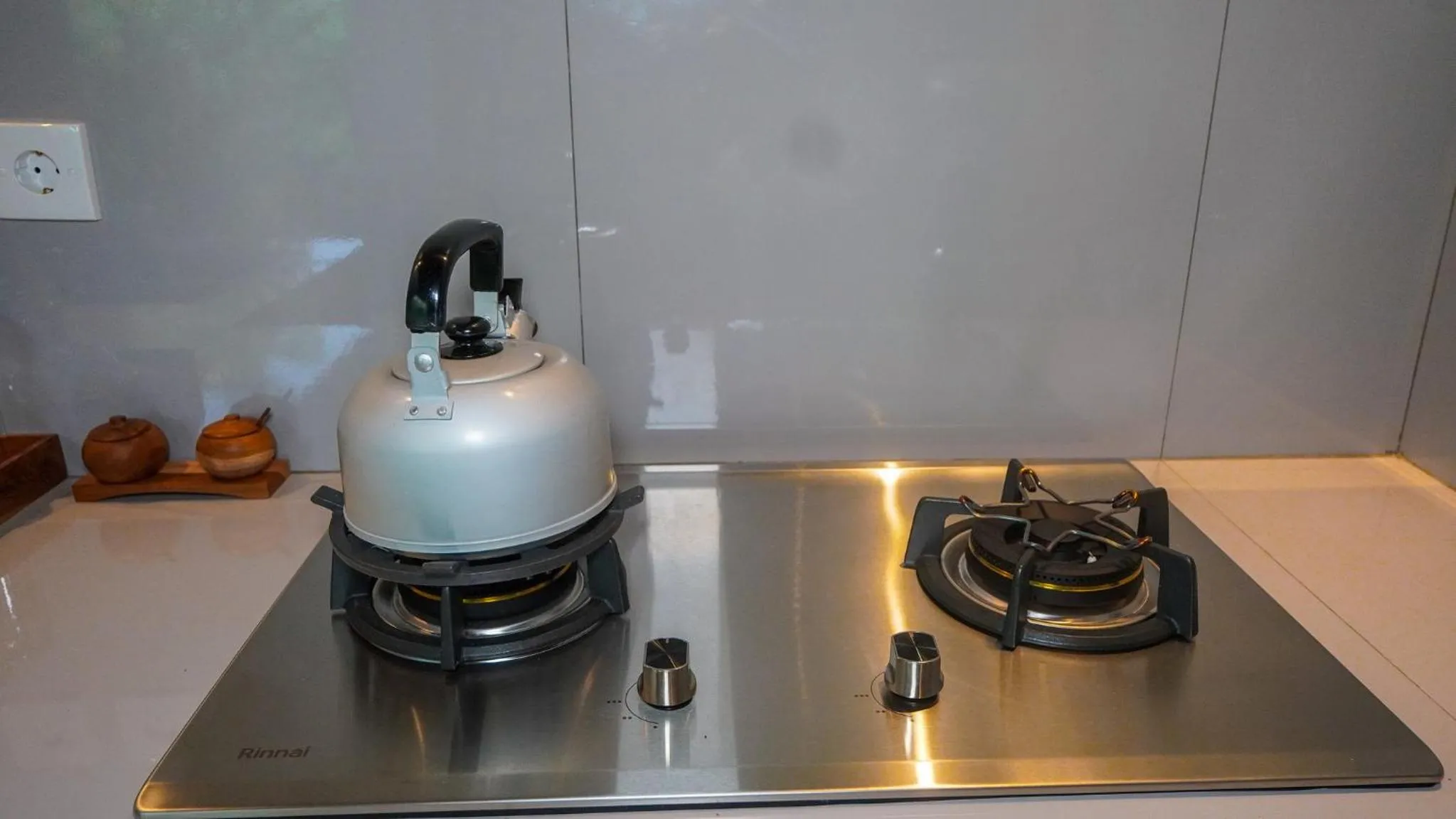 Kitchen or kitchenette in Green Coconut Cottage