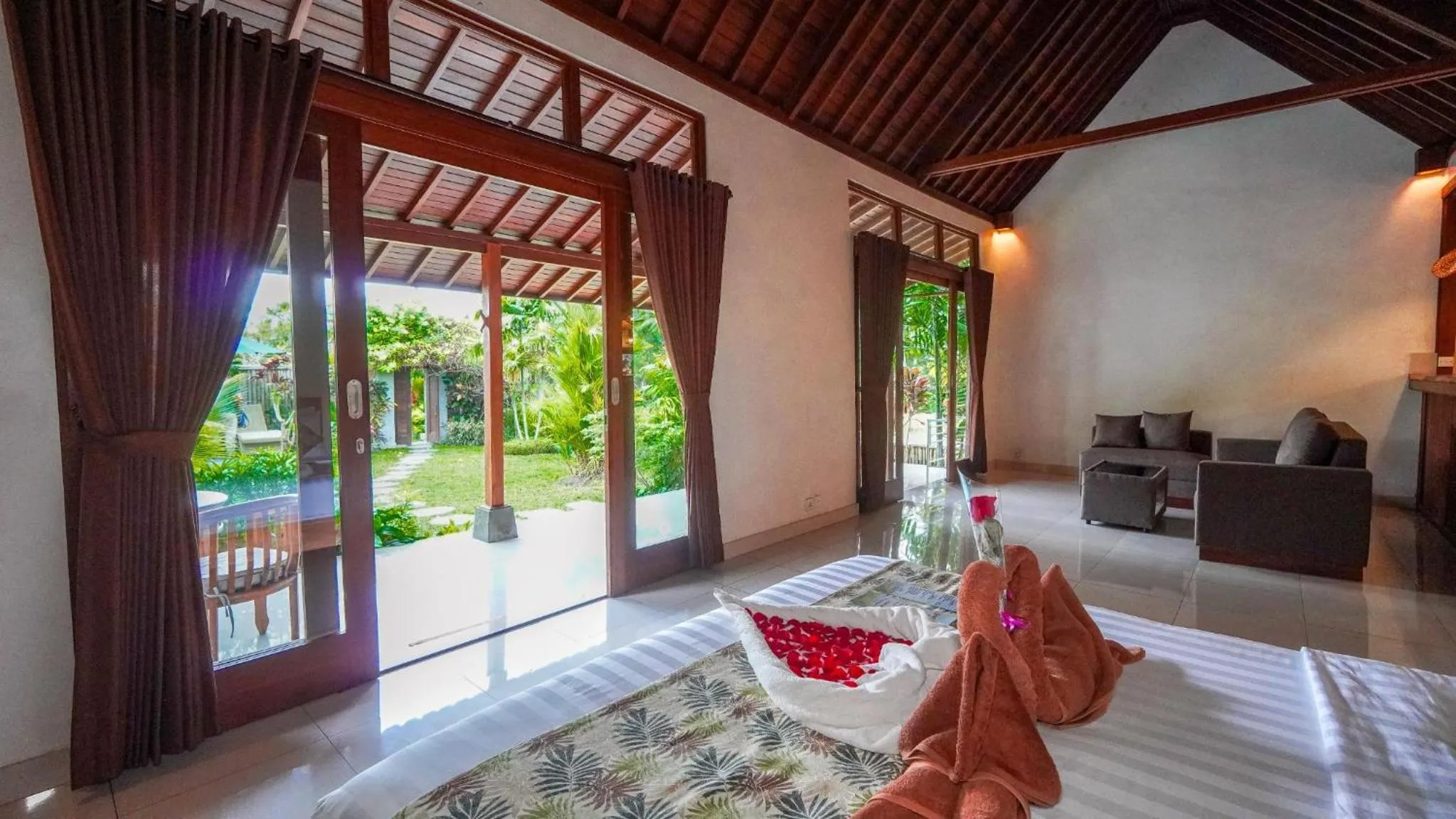 Bed in Green Coconut Cottage