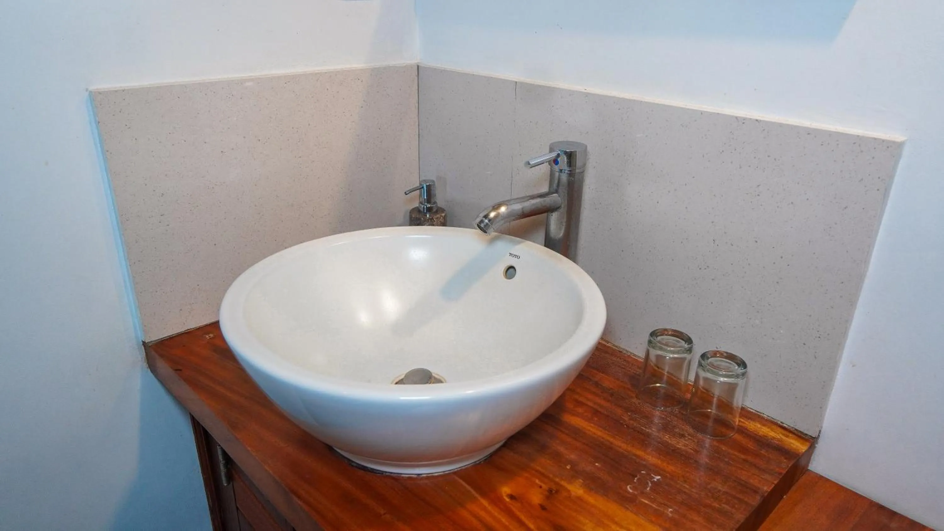 Green Coconut Cottage