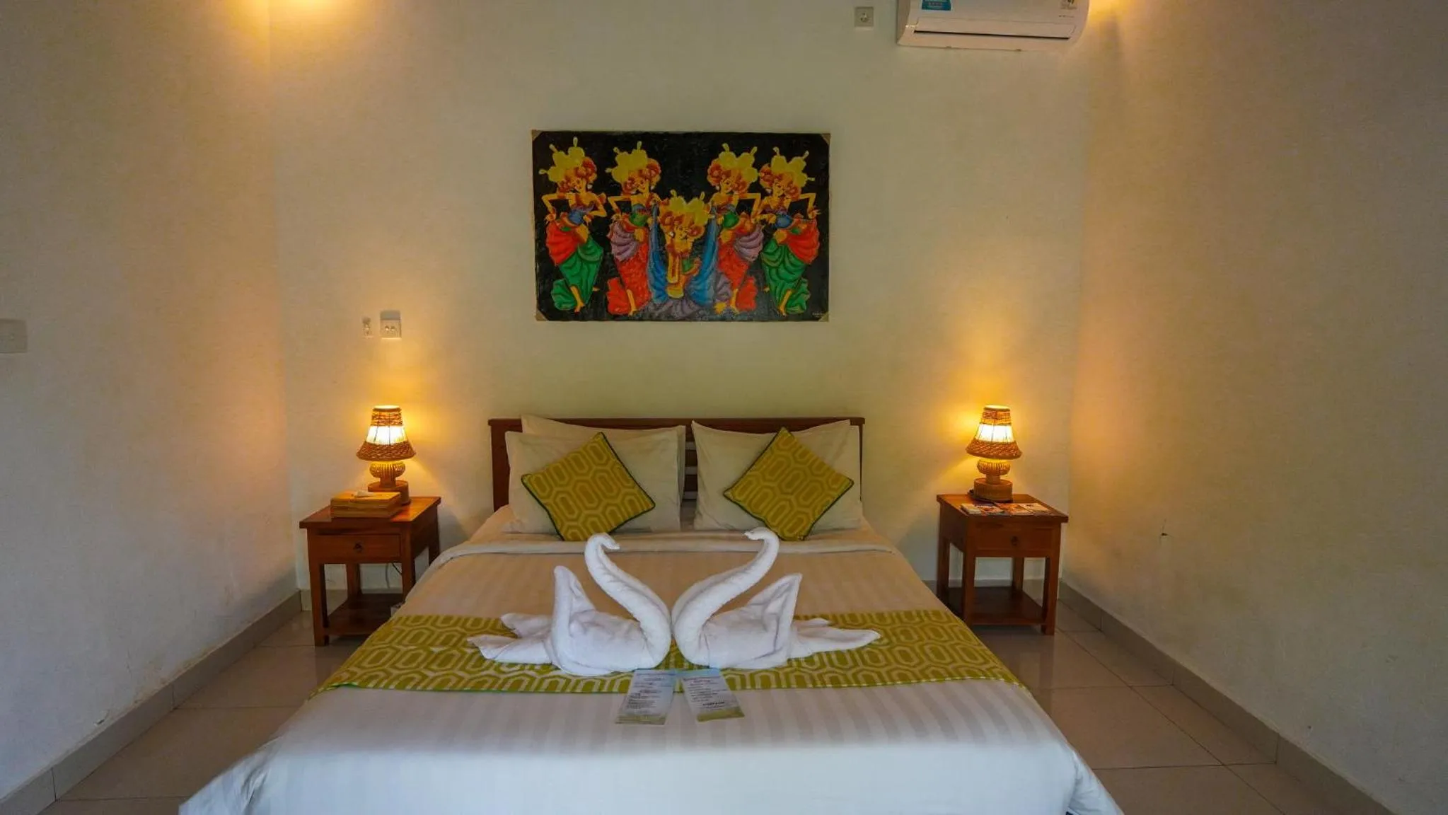 Bed in Green Coconut Cottage