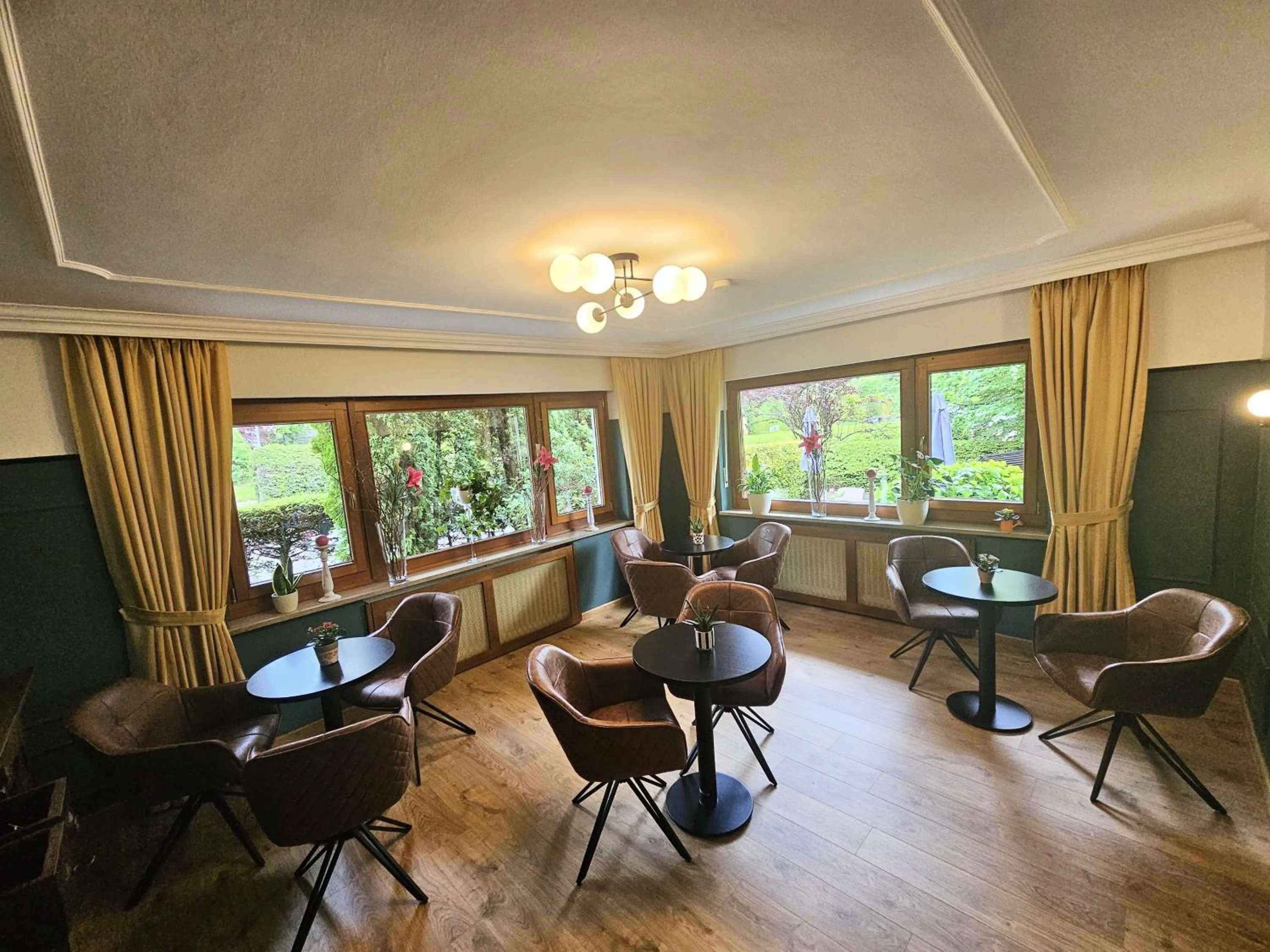 Lounge or bar in Hotel Quellenhof