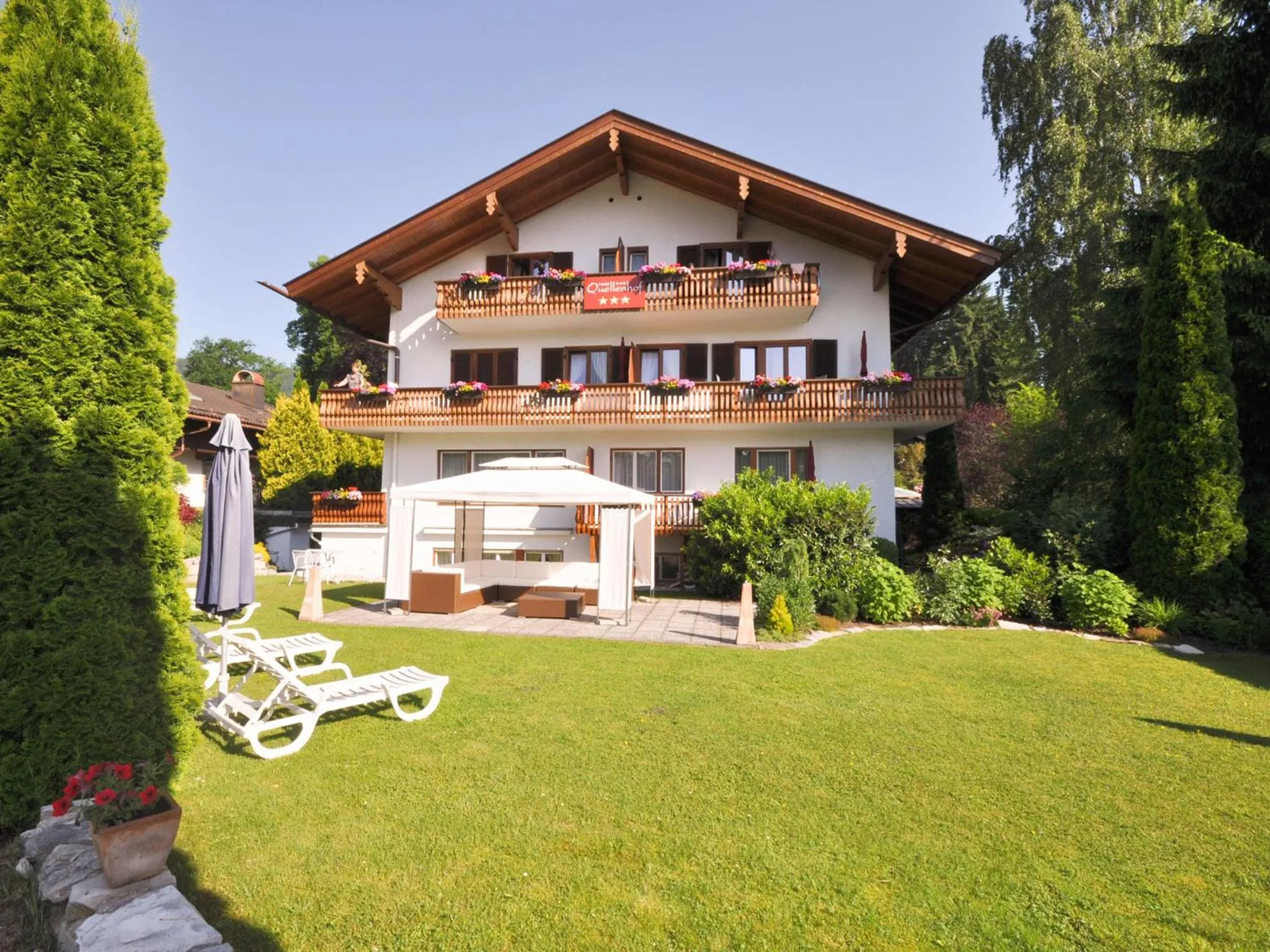 Facade/entrance in Hotel Quellenhof