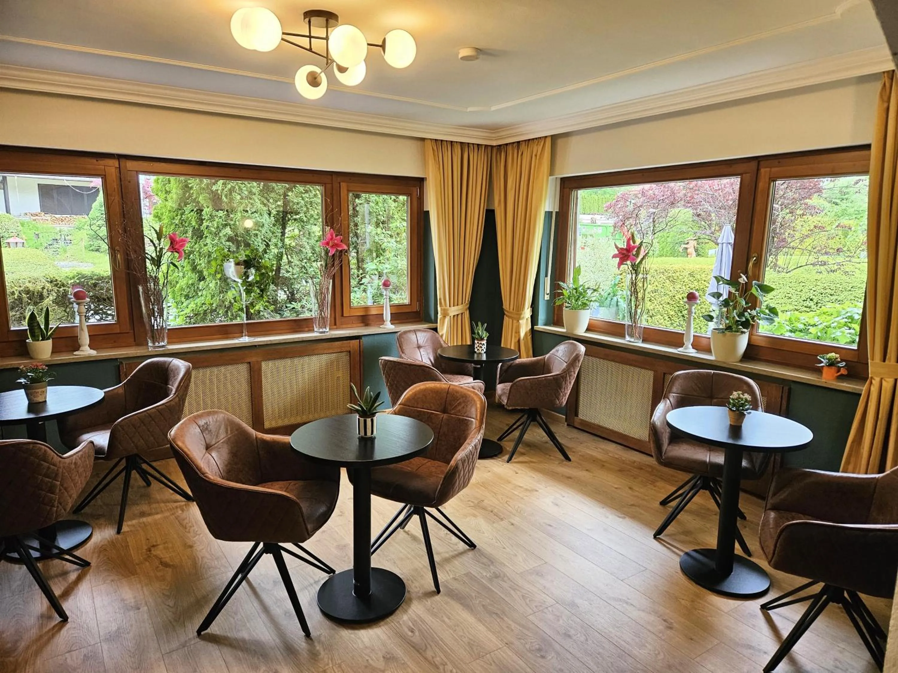 Lounge or bar in Hotel Quellenhof