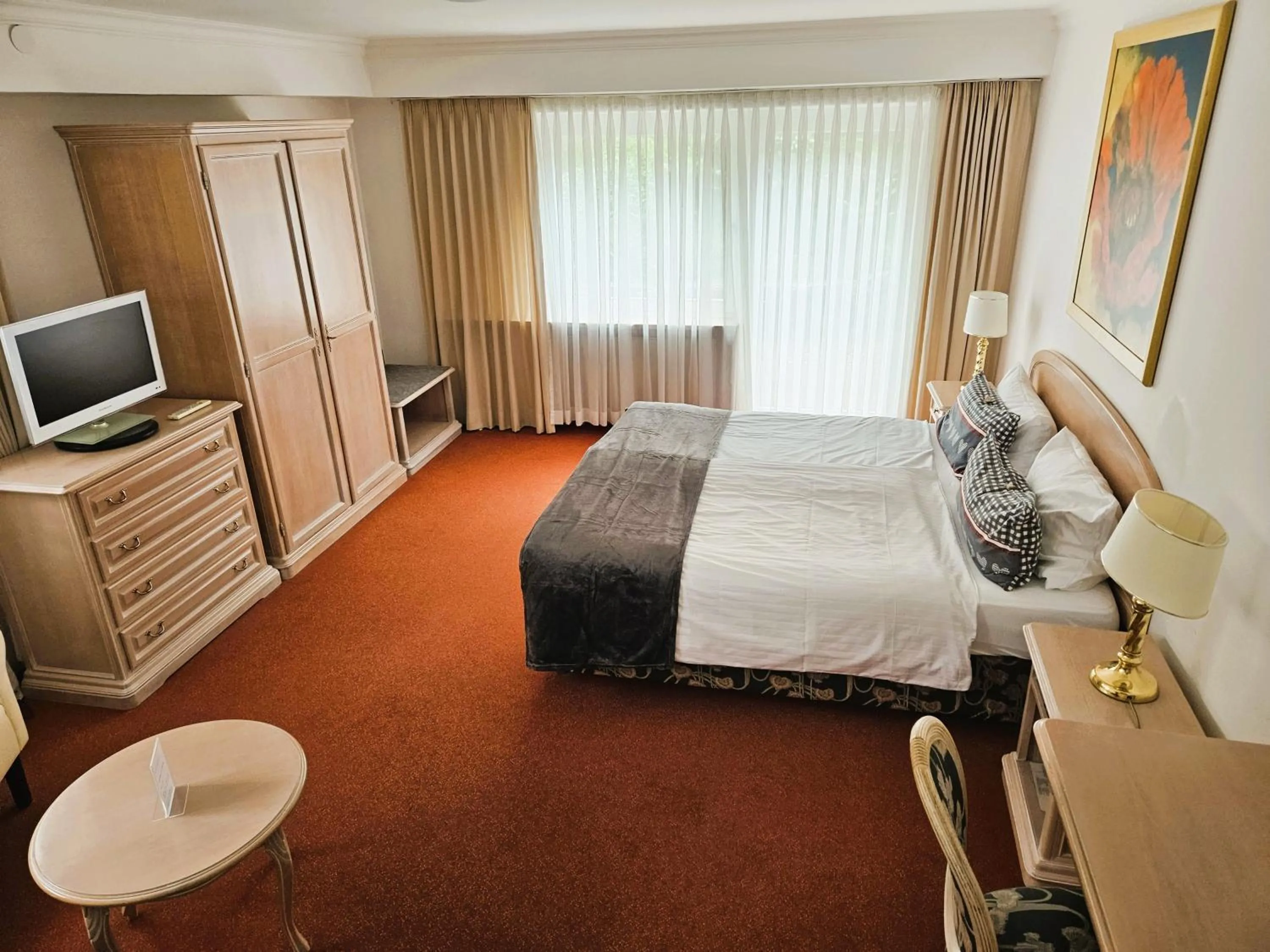 Photo of the whole room, Bed in Hotel Quellenhof