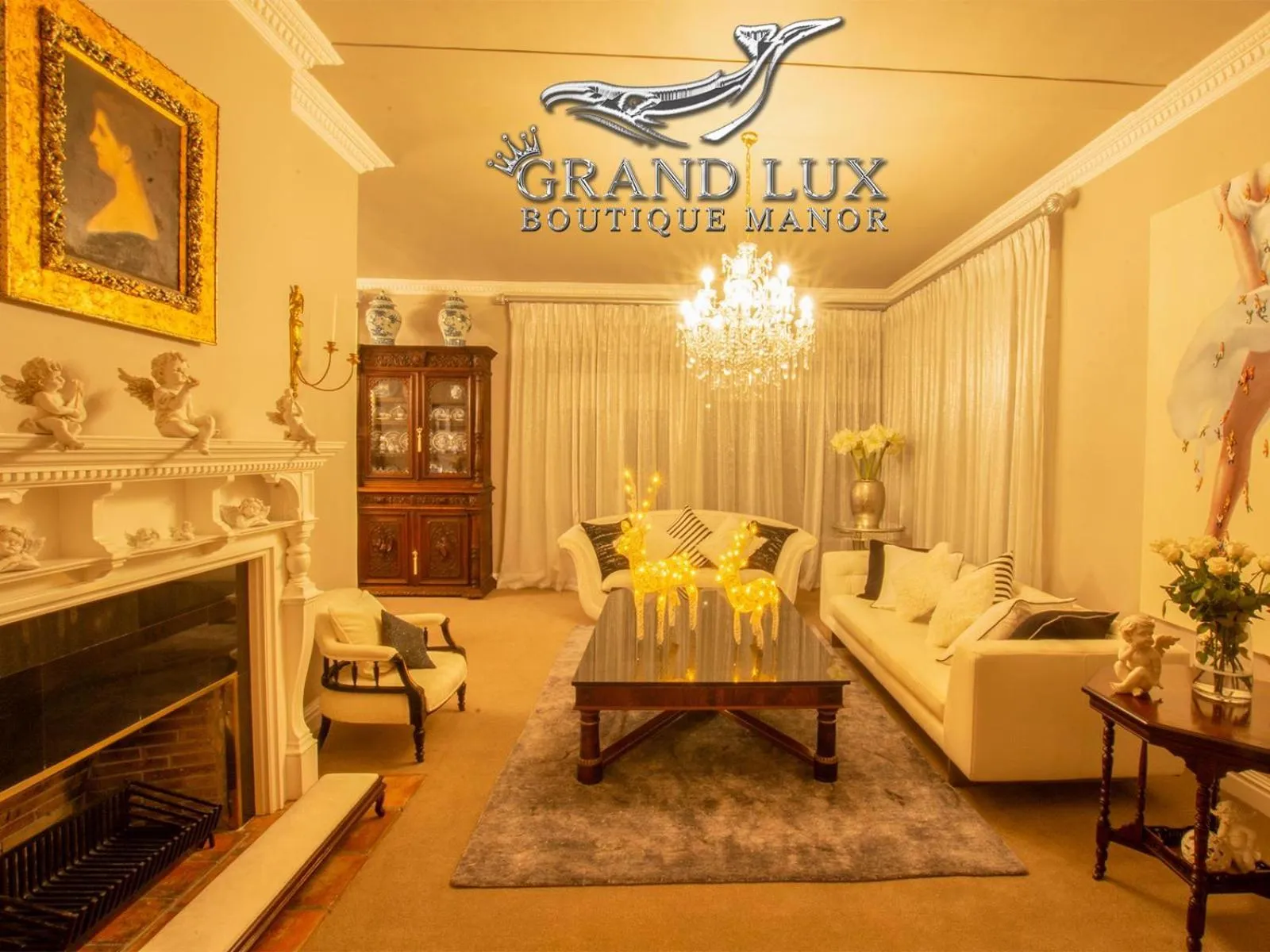 Communal lounge/ TV room in Grand Lux Boutique Manor