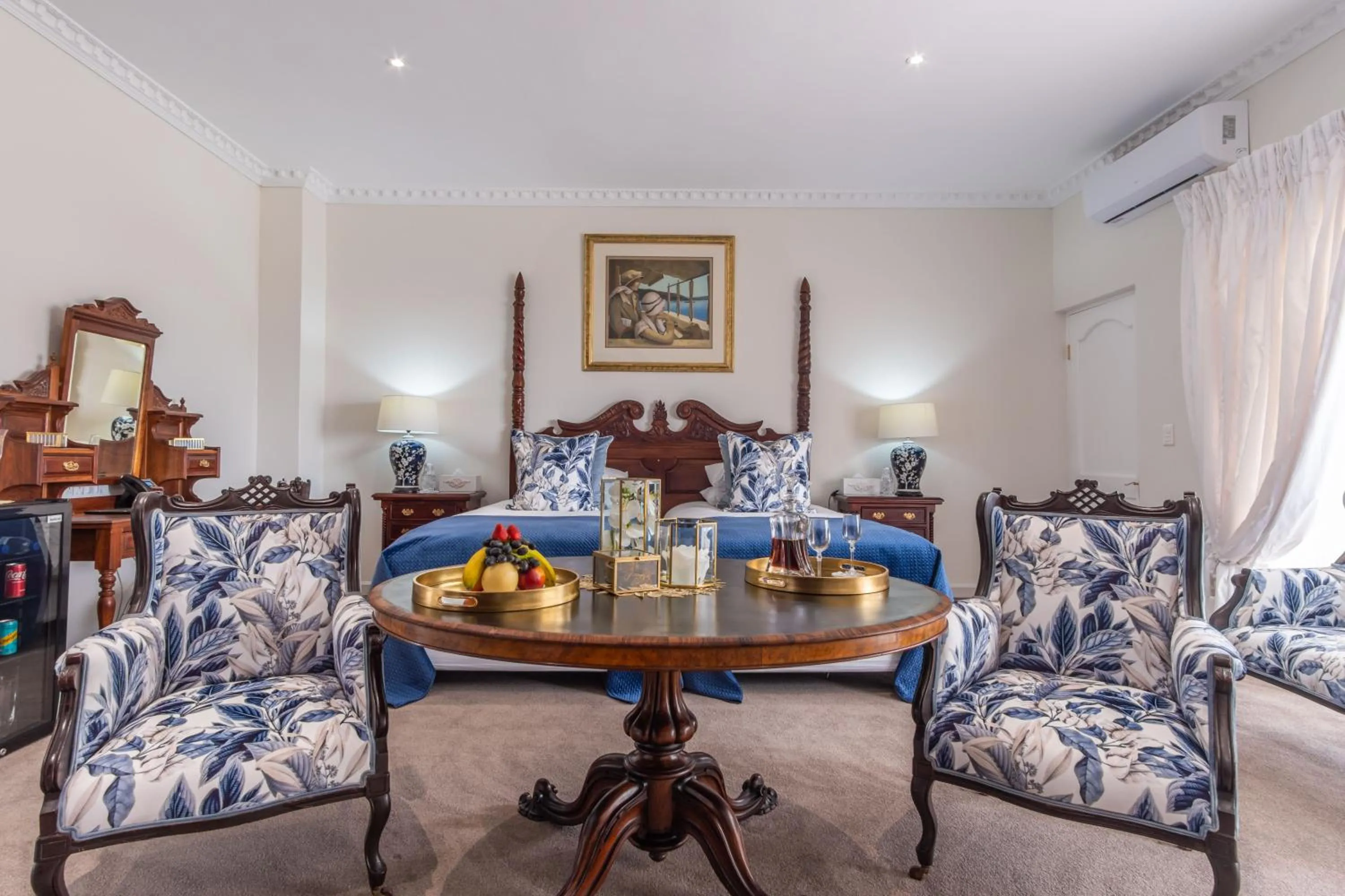 Bed in Grand Lux Boutique Manor