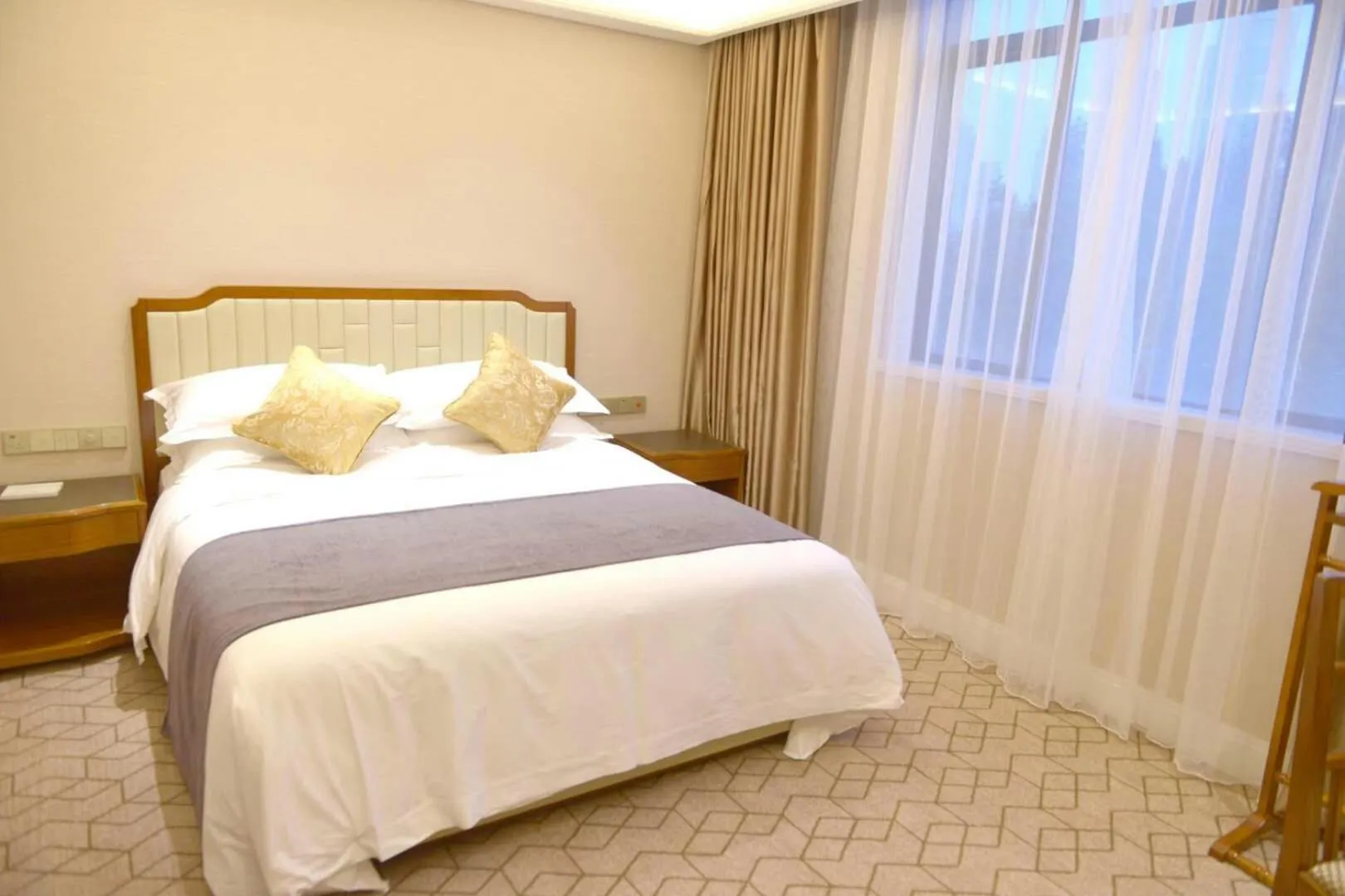 Hengshan Picardie Hotel