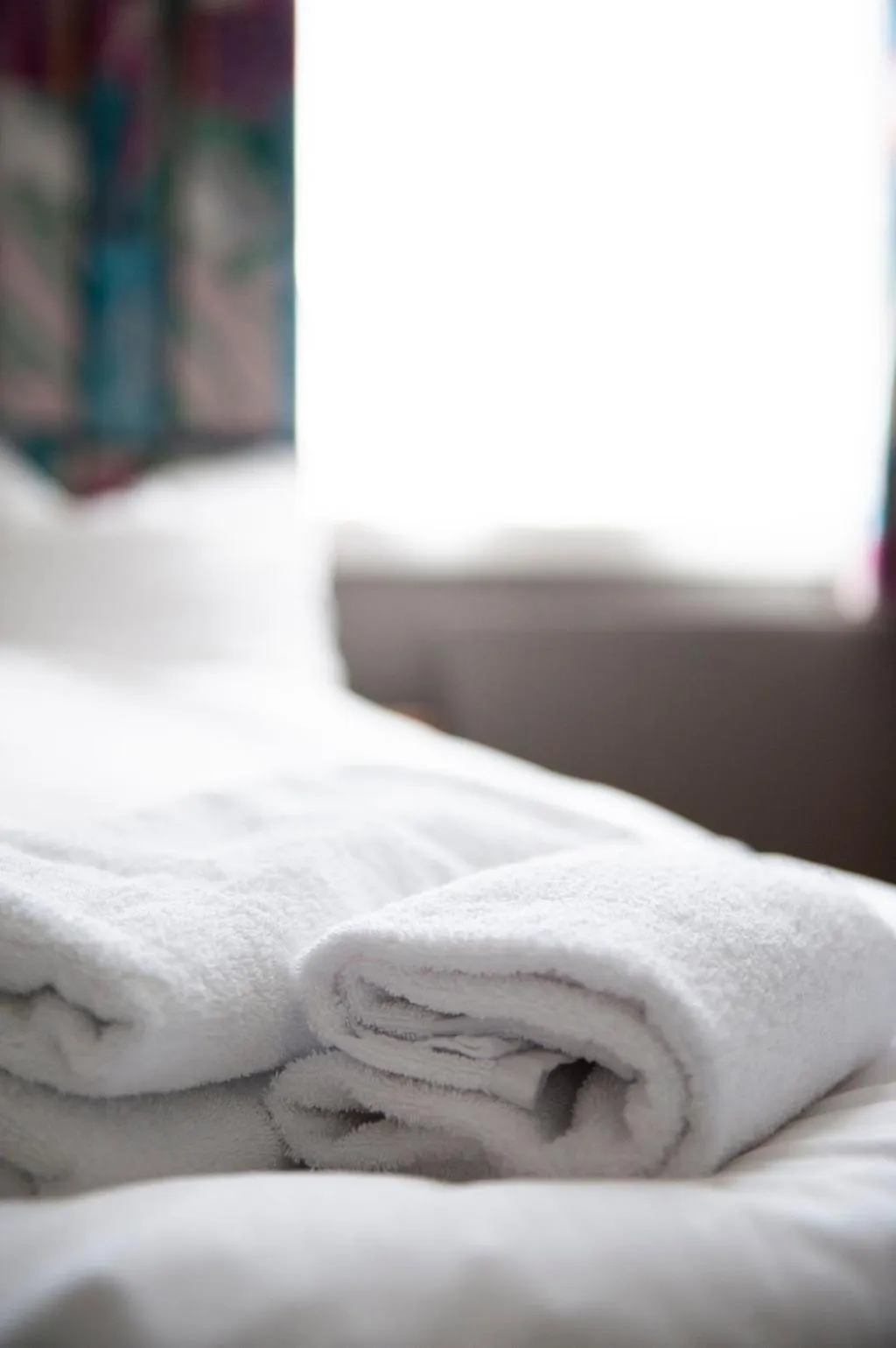 Bed in Henriks Hotell