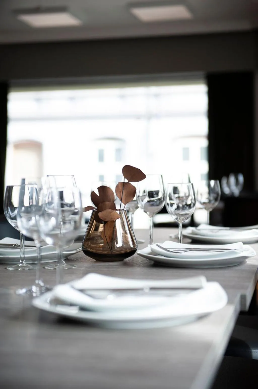 Restaurant/places to eat in Henriks Hotell