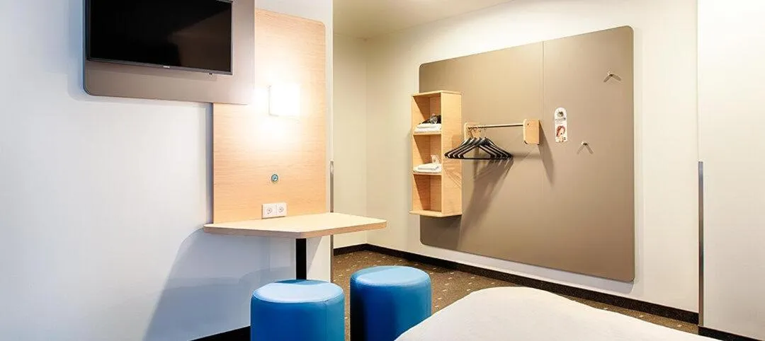 TV and multimedia in B&B Hotel Rostock City-West