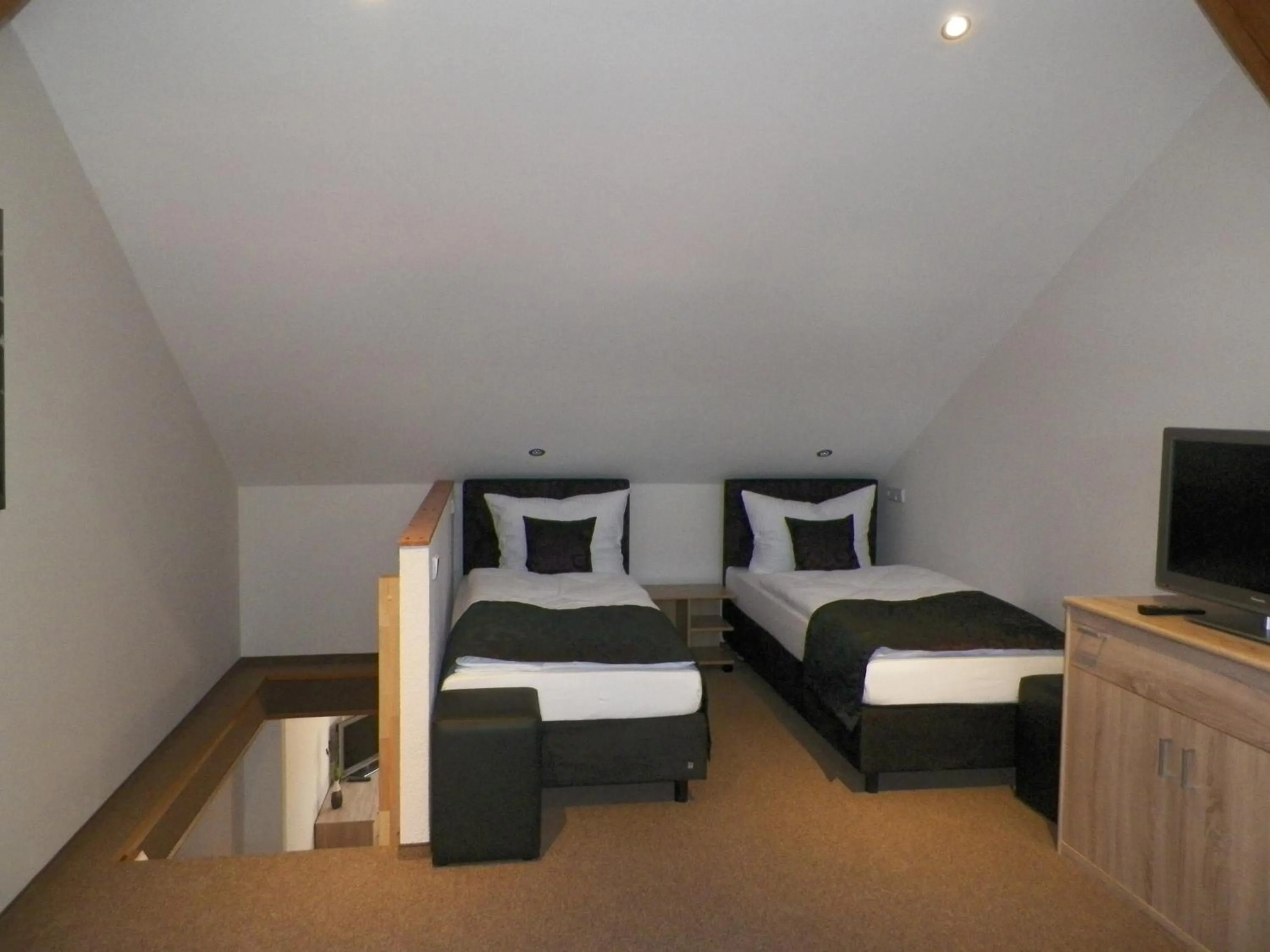 Bedroom, Bed in Landhotel zum Baggernpuhl