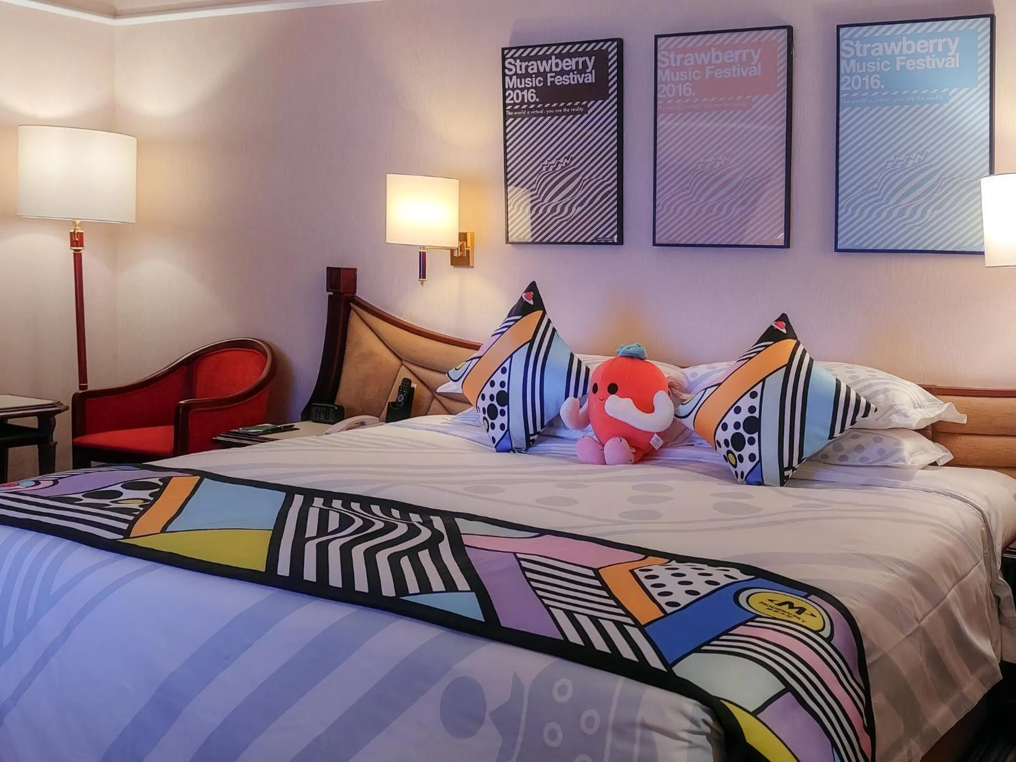 Photo of the whole room, Bed in Metropark Lido Hotel Beijing