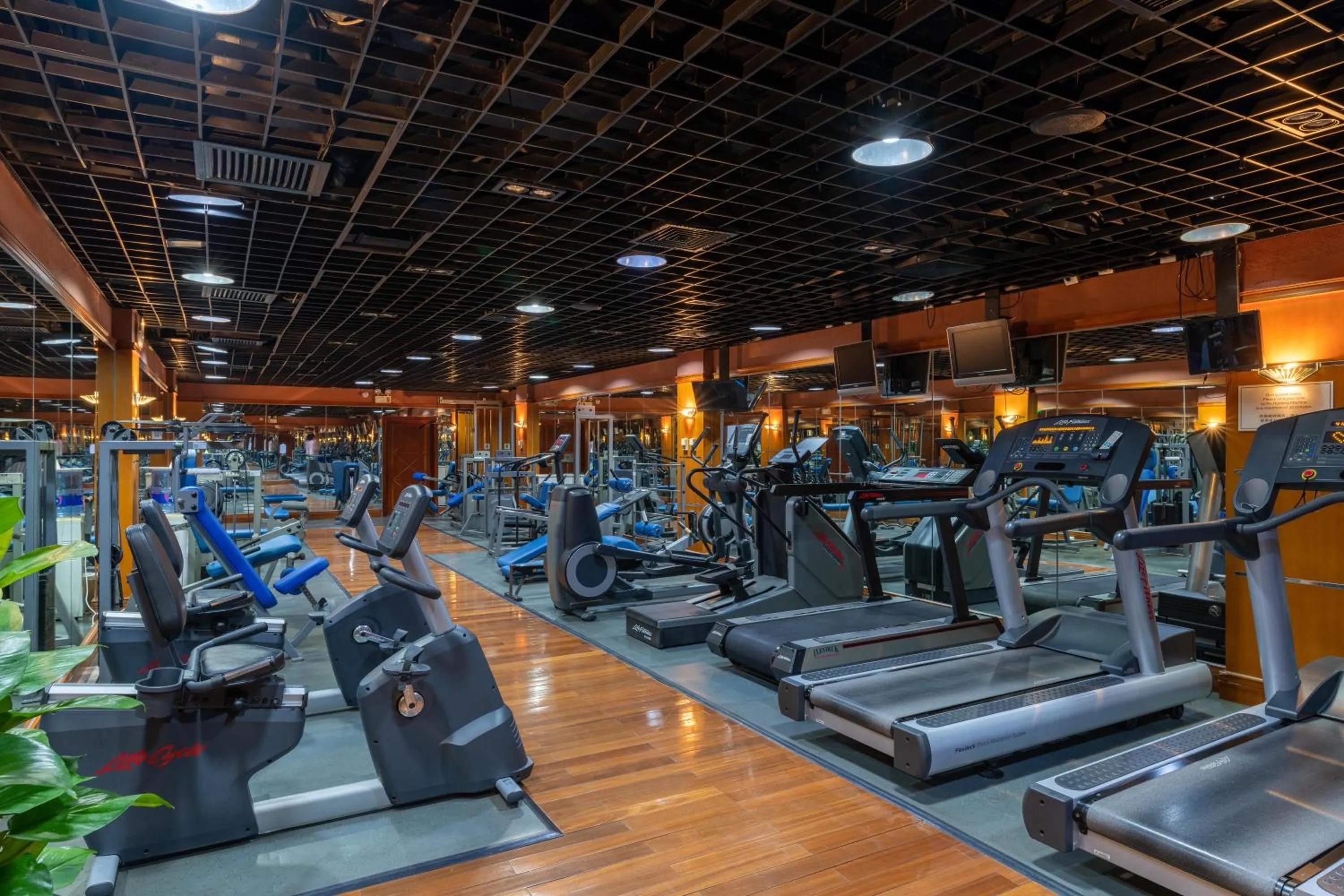 Fitness centre/facilities in Metropark Lido Hotel Beijing