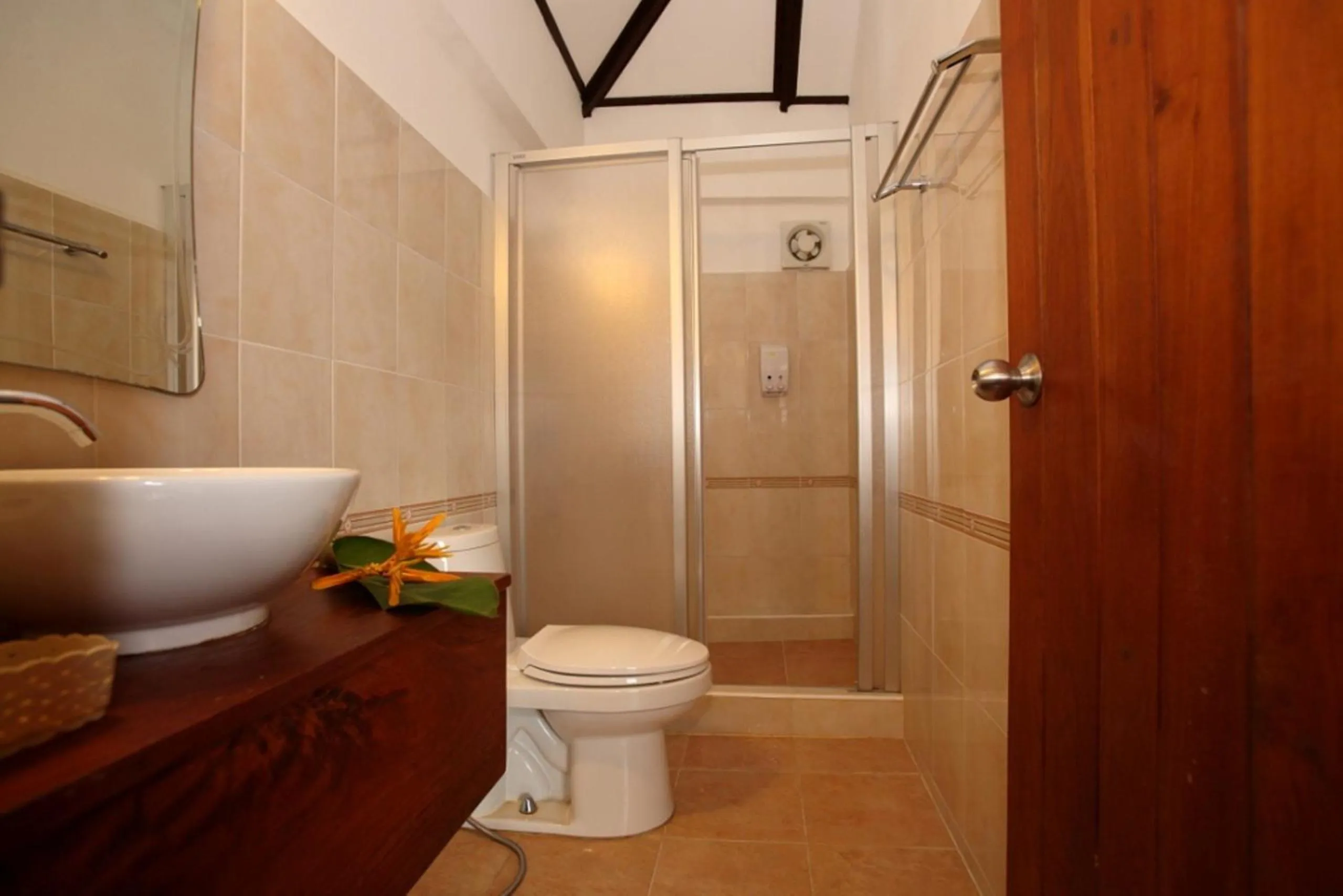 Bathroom in Samed Cliff Resort