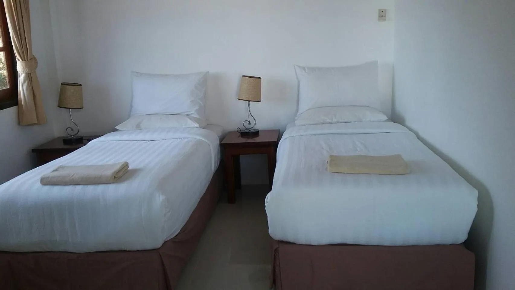 Bed in Samed Cliff Resort