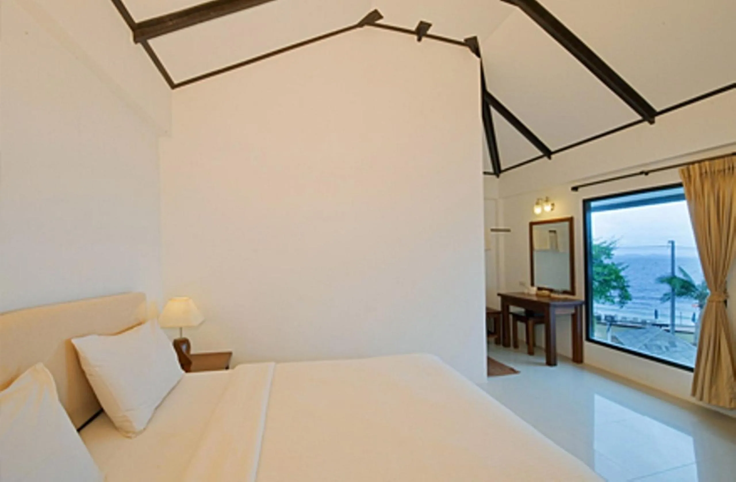 Bed in Samed Cliff Resort