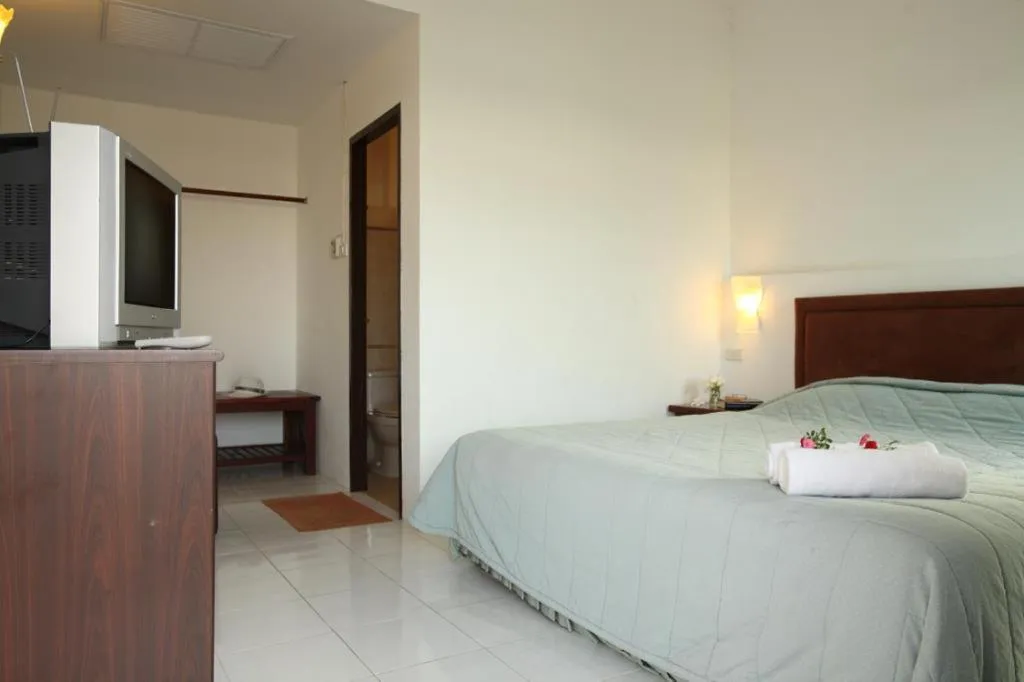 Bed in Samed Cliff Resort