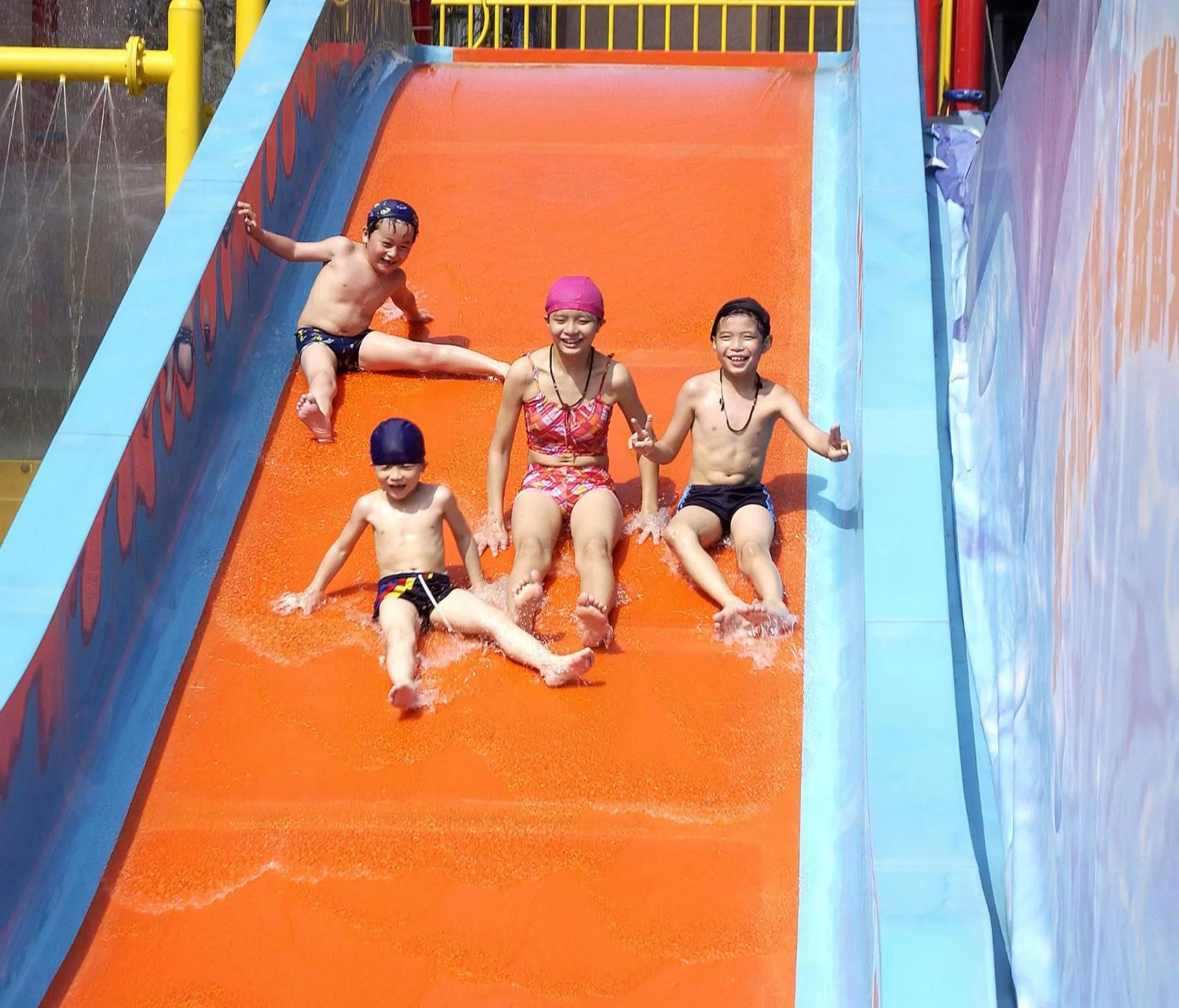 Children play ground in Chuang-Tang Spring SPA Hotel - Deyang