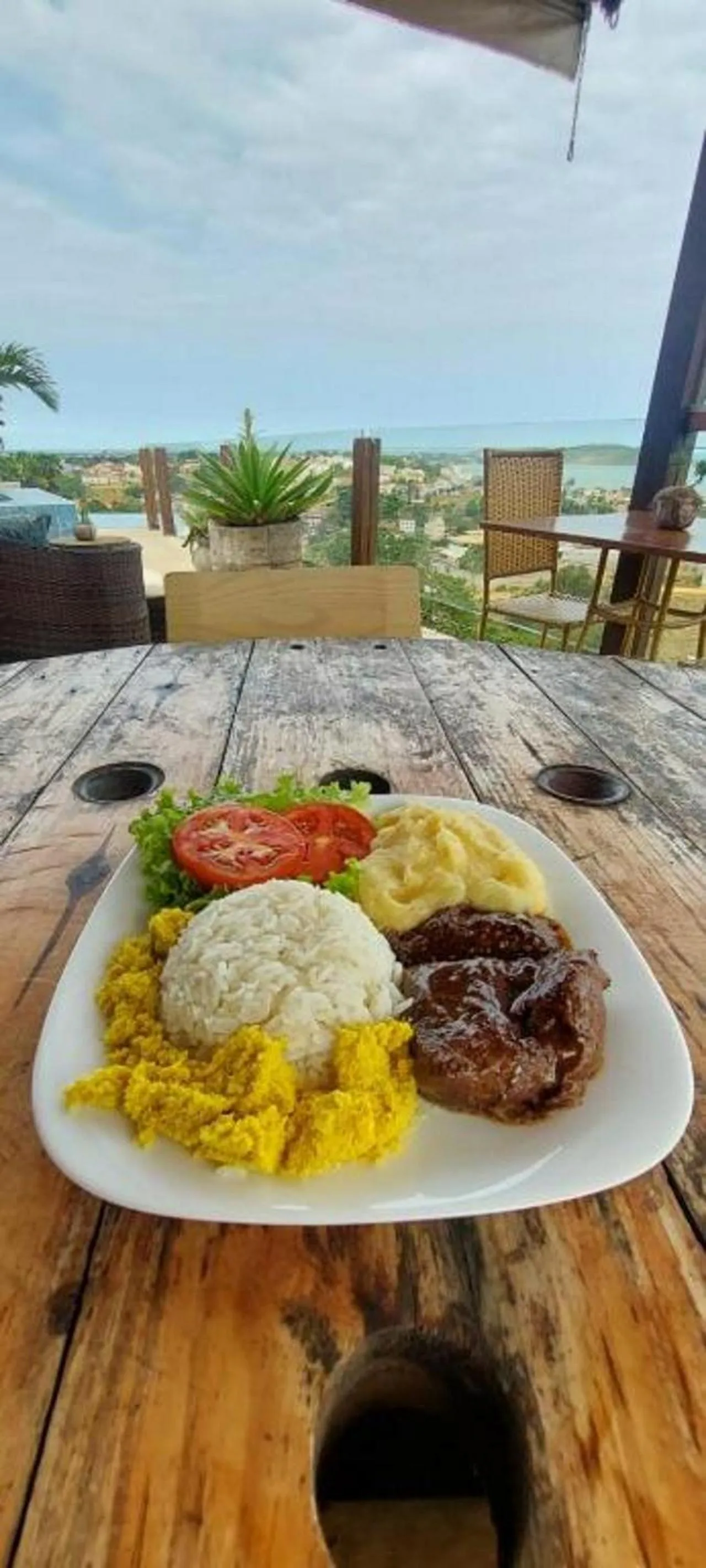 Restaurant/places to eat in Pousada Terraço Guarapari