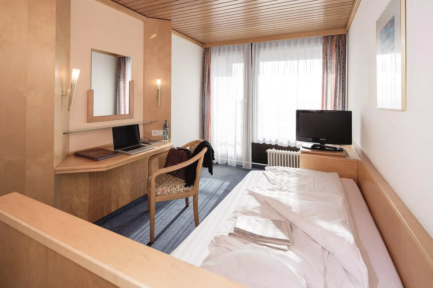 Photo of the whole room, Bed in Hotel Stadt Breisach