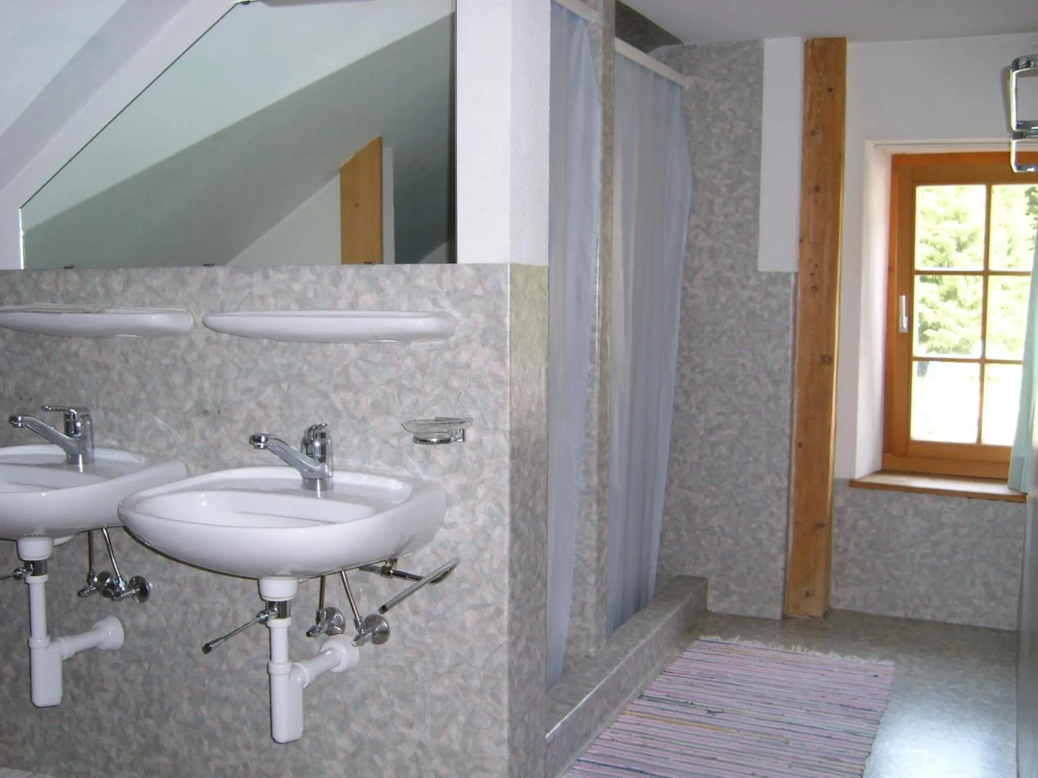 Bathroom in Hotel Danis