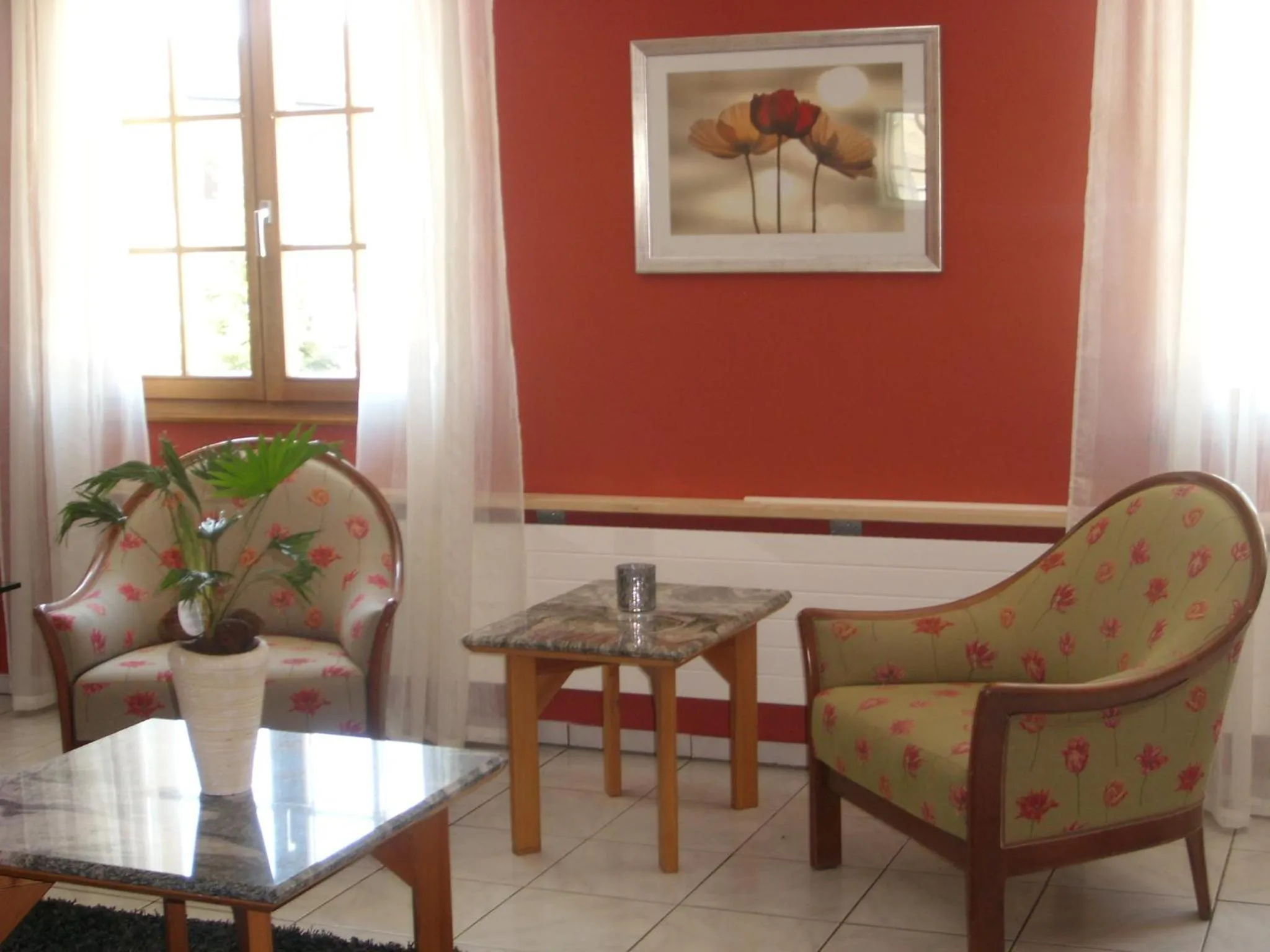 Communal lounge/ TV room in Hotel Danis