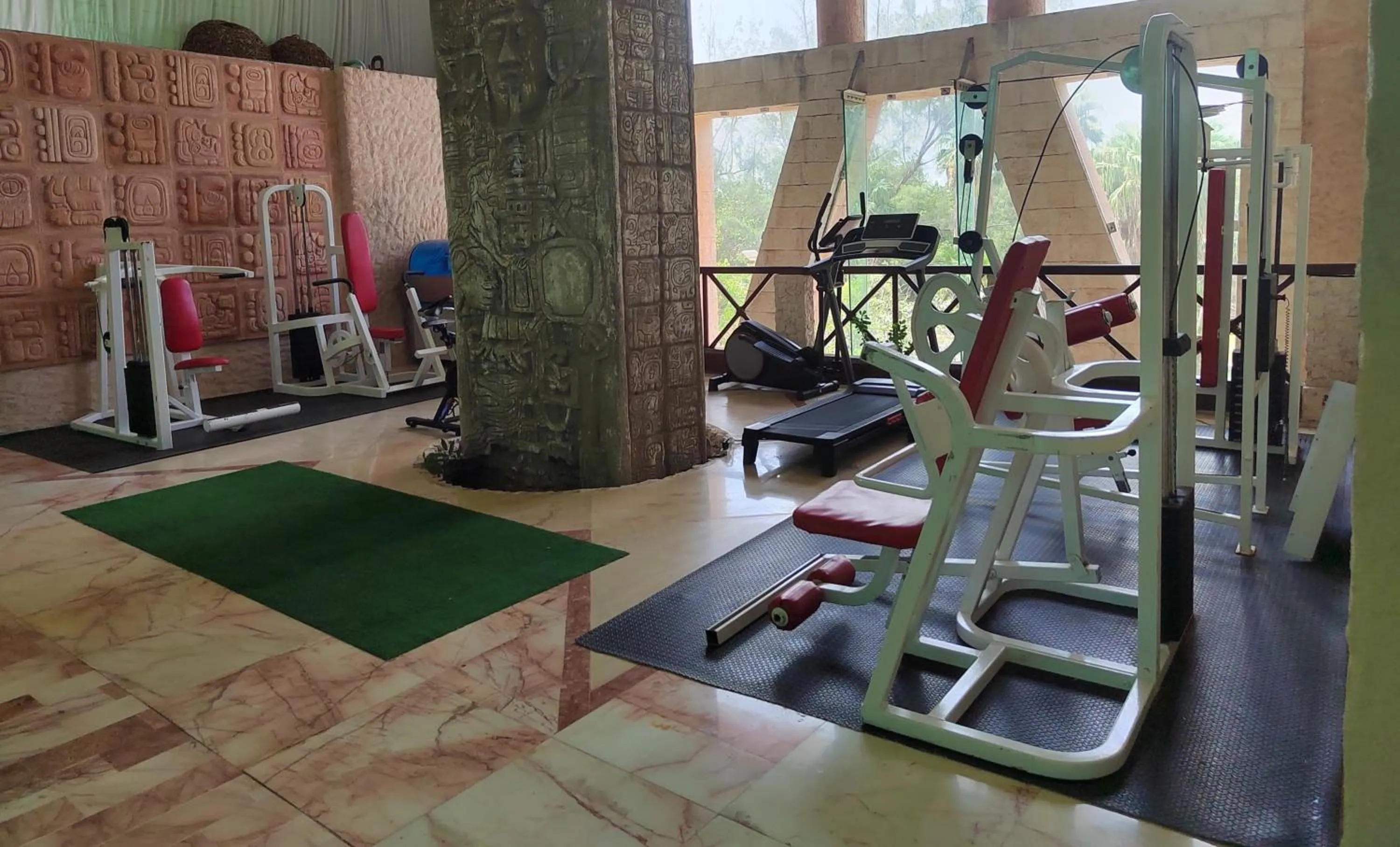Fitness centre/facilities in Essenzia de Cancun