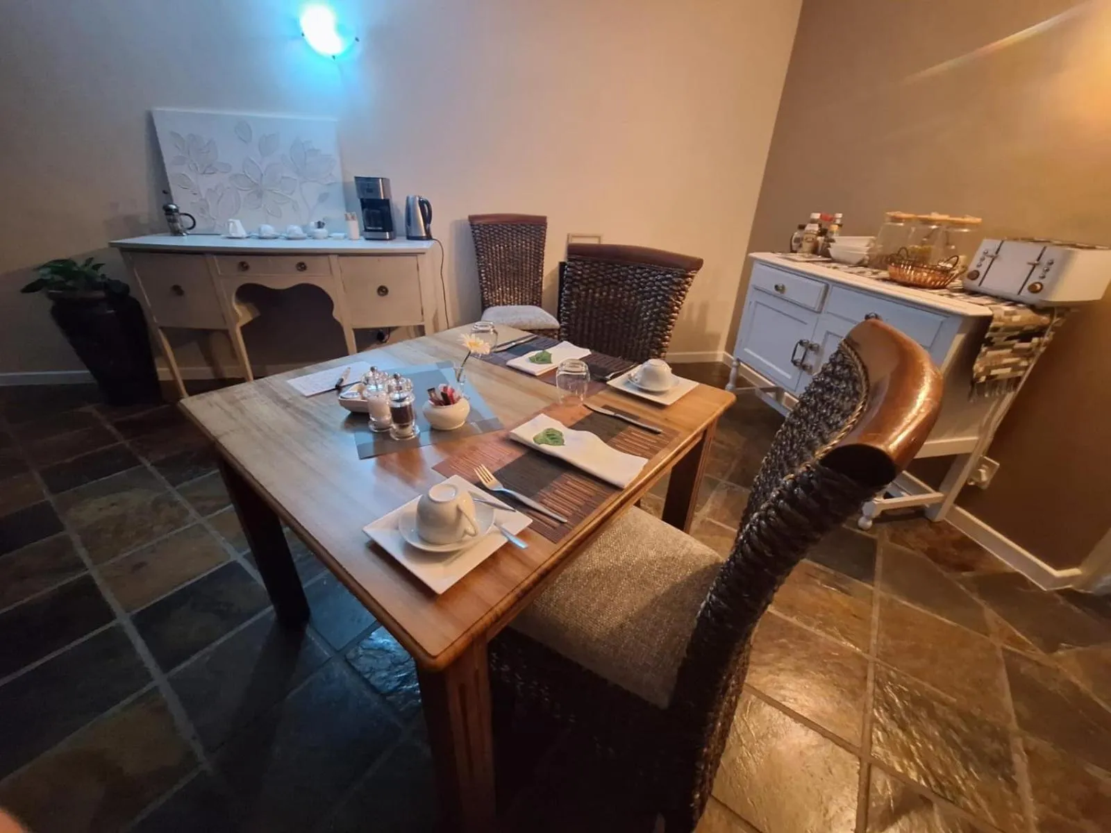 Breakfast in 6 On Protea