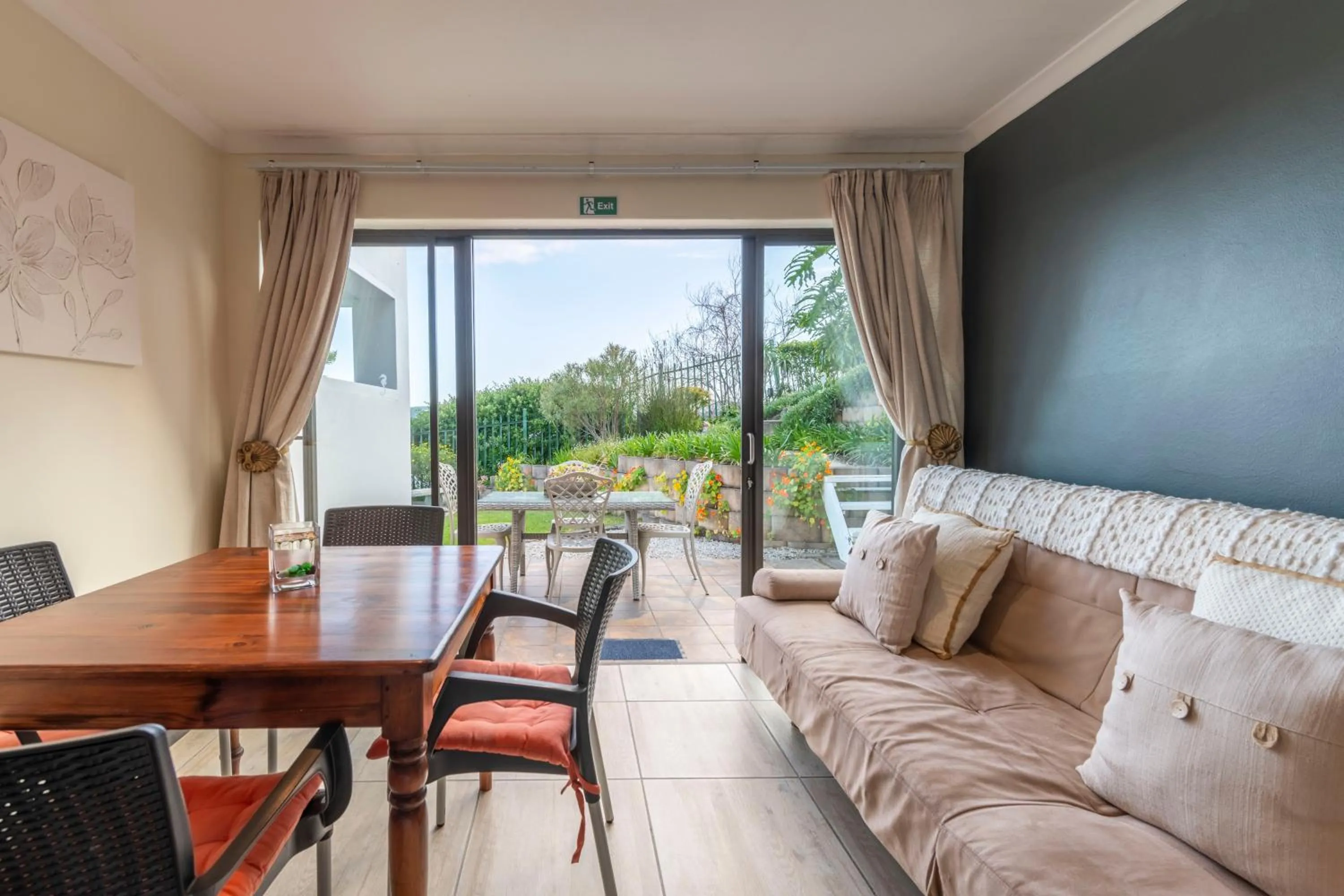 Seating area in 6 On Protea