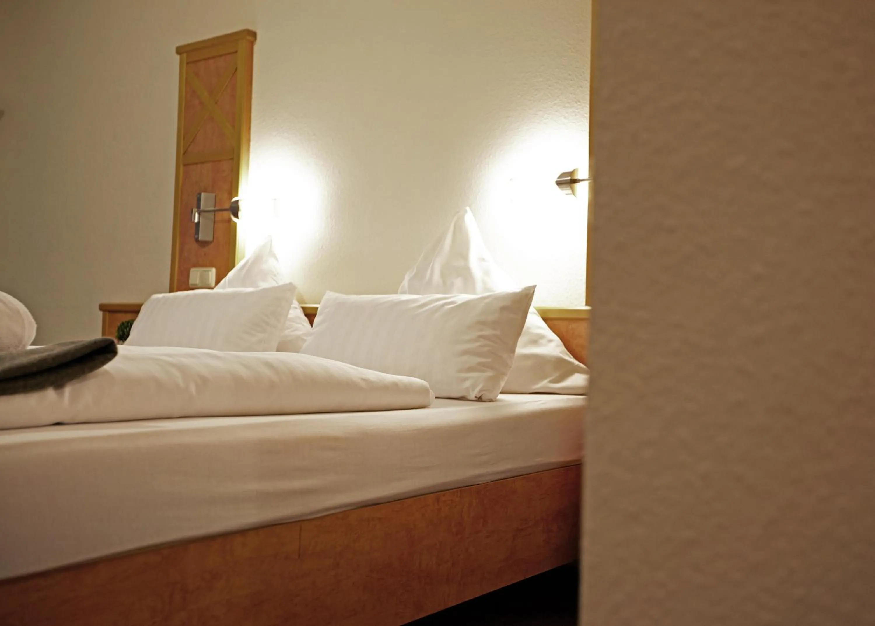 Photo of the whole room, Bed in Hotel Zur Burg Sternberg