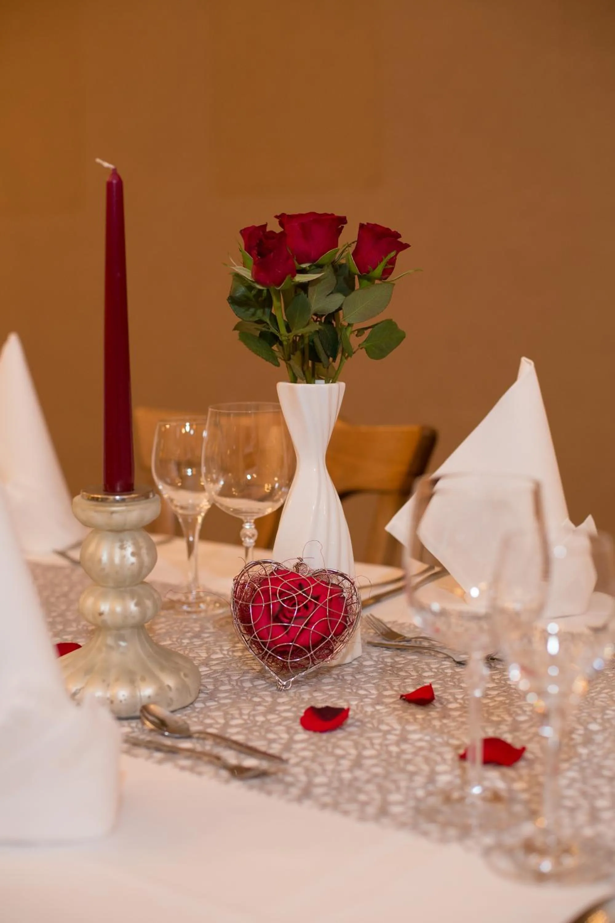 Restaurant/places to eat in Hotel Zur Burg Sternberg