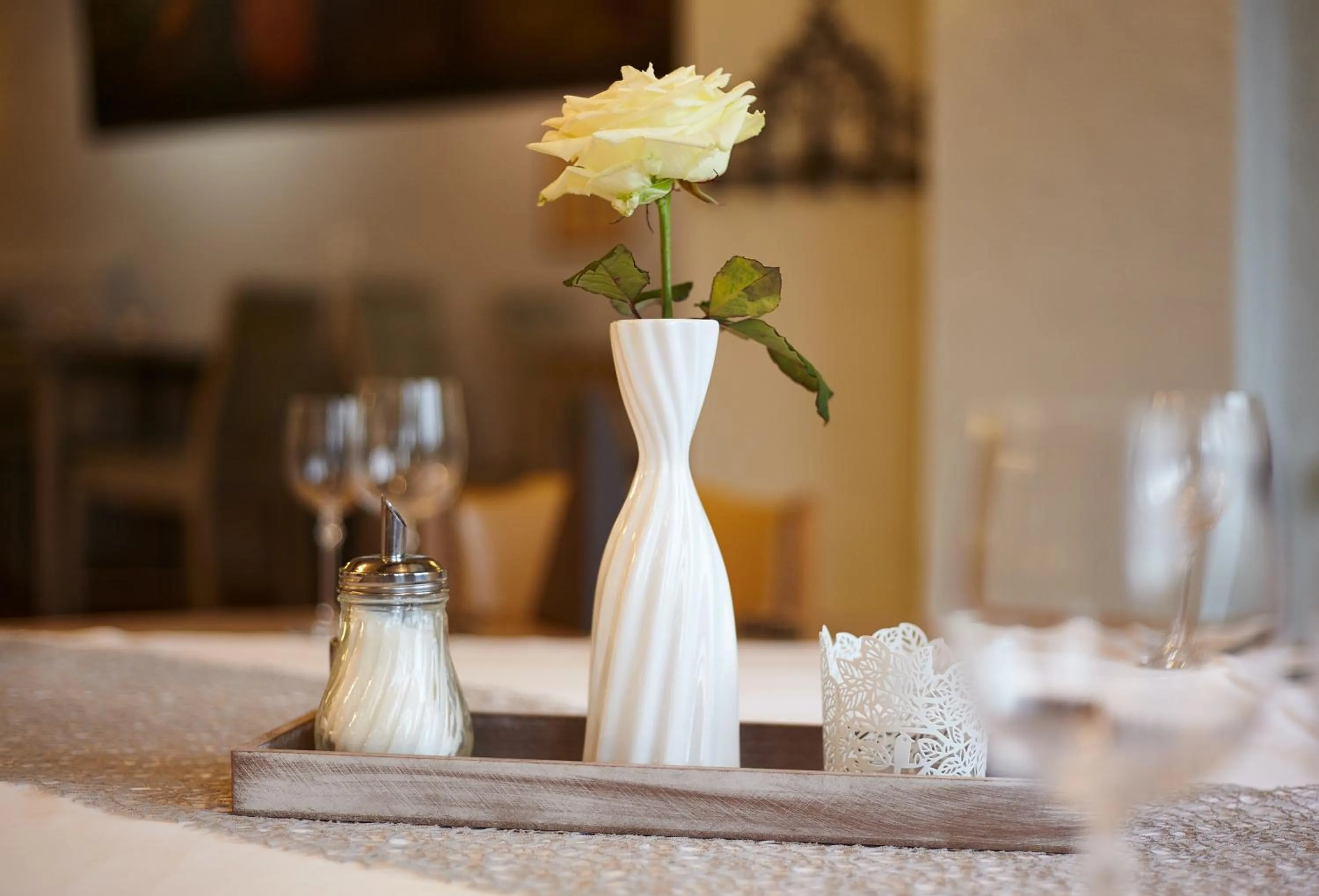 Restaurant/places to eat in Hotel Zur Burg Sternberg