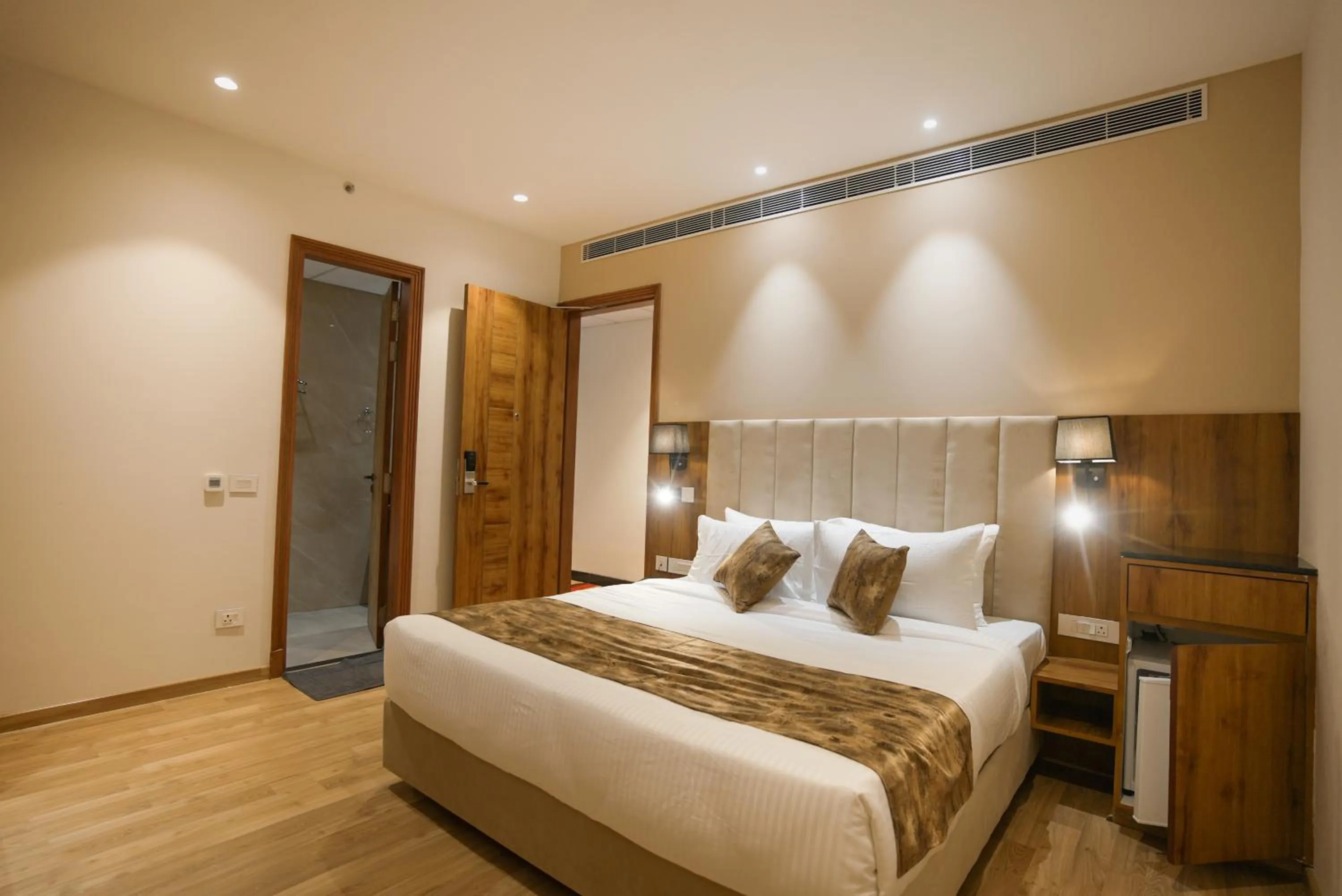 Photo of the whole room, Bed in Celebrant Hotel