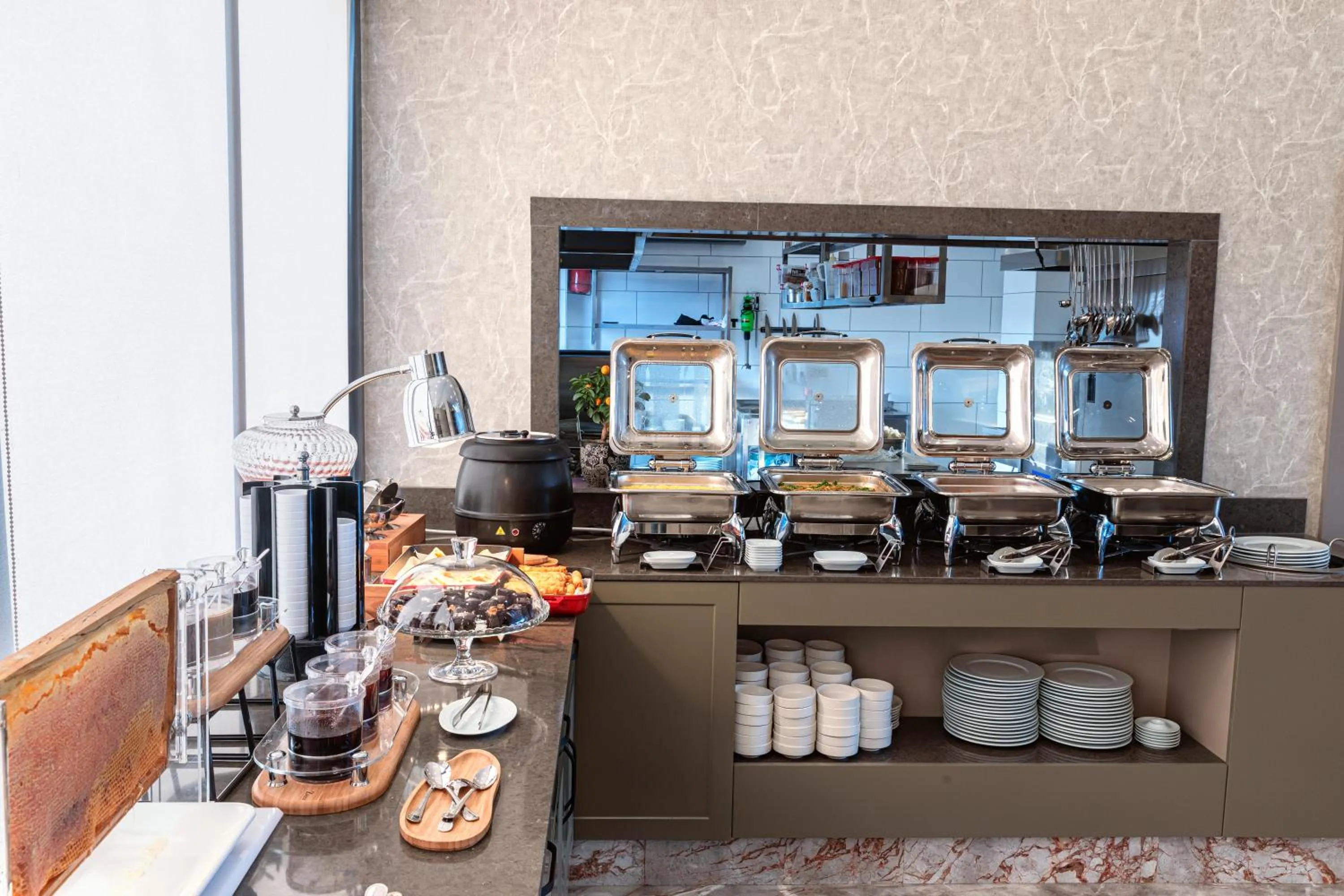 Restaurant/places to eat in The Halich Hotel Istanbul Karakoy - Special Category