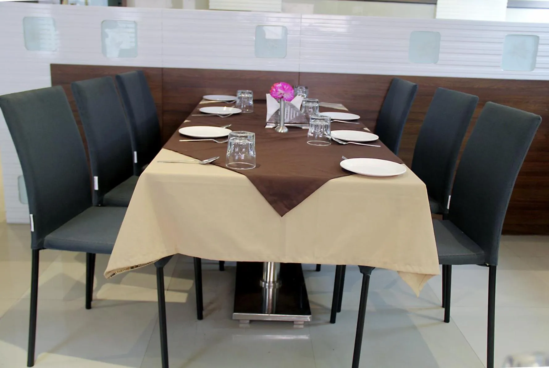 Restaurant/places to eat in Hotel SaiPrasad Executive Solapur