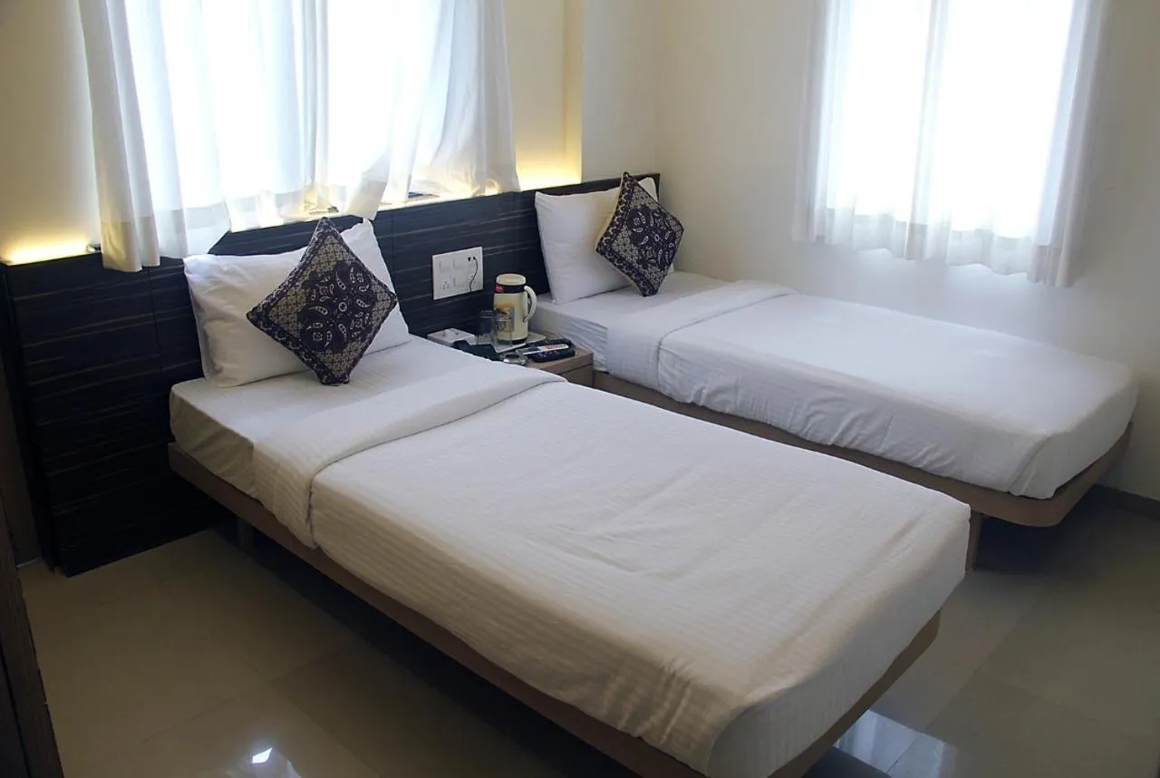 Bedroom, Bed in Hotel SaiPrasad Executive Solapur