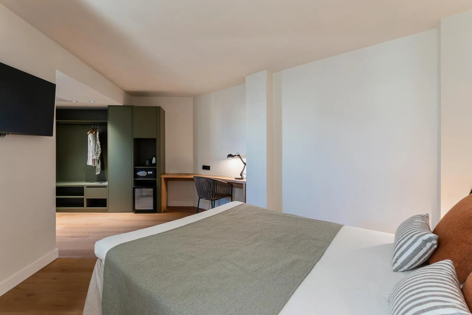 Bedroom, Bed in FERGUS Style Palma Beach - Adults Only