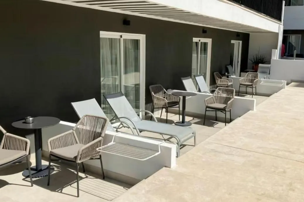 sunbed in FERGUS Style Palma Beach - Adults Only