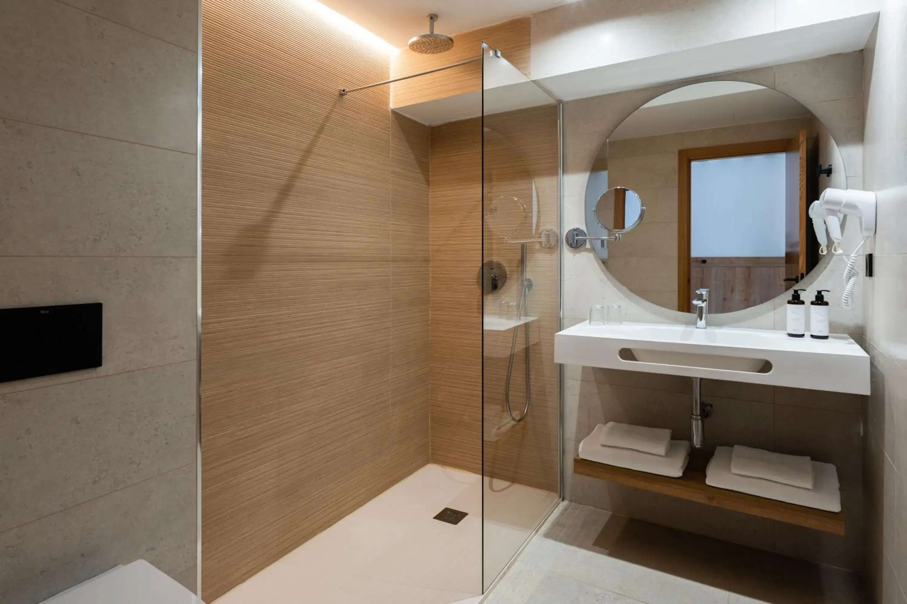 Twin Room with Lateral Sea View in FERGUS Style Palma Beach - Adults Only Twin Room with Lateral Sea View in FERGUS Style Palma Beach - Adults Only