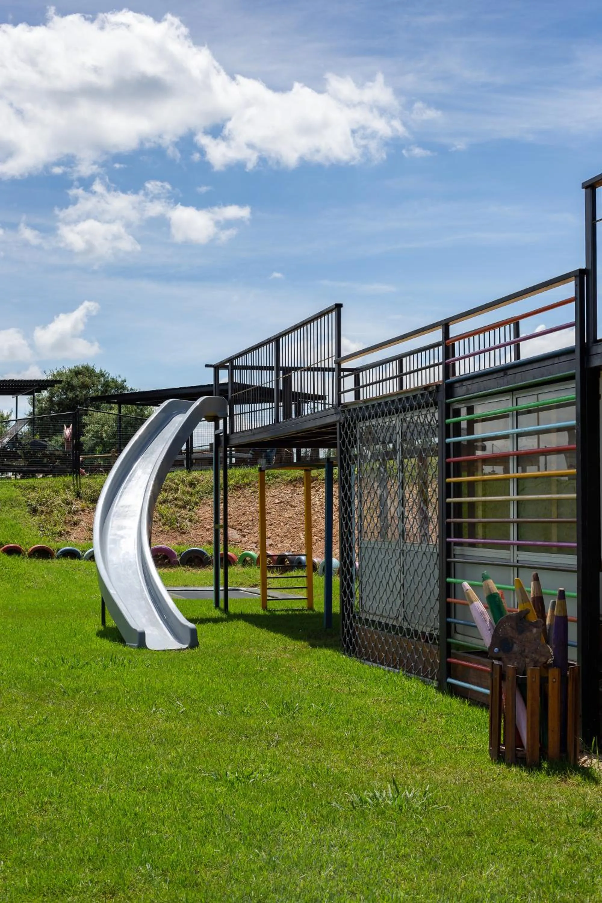 Children play ground in Dragonview Lodge